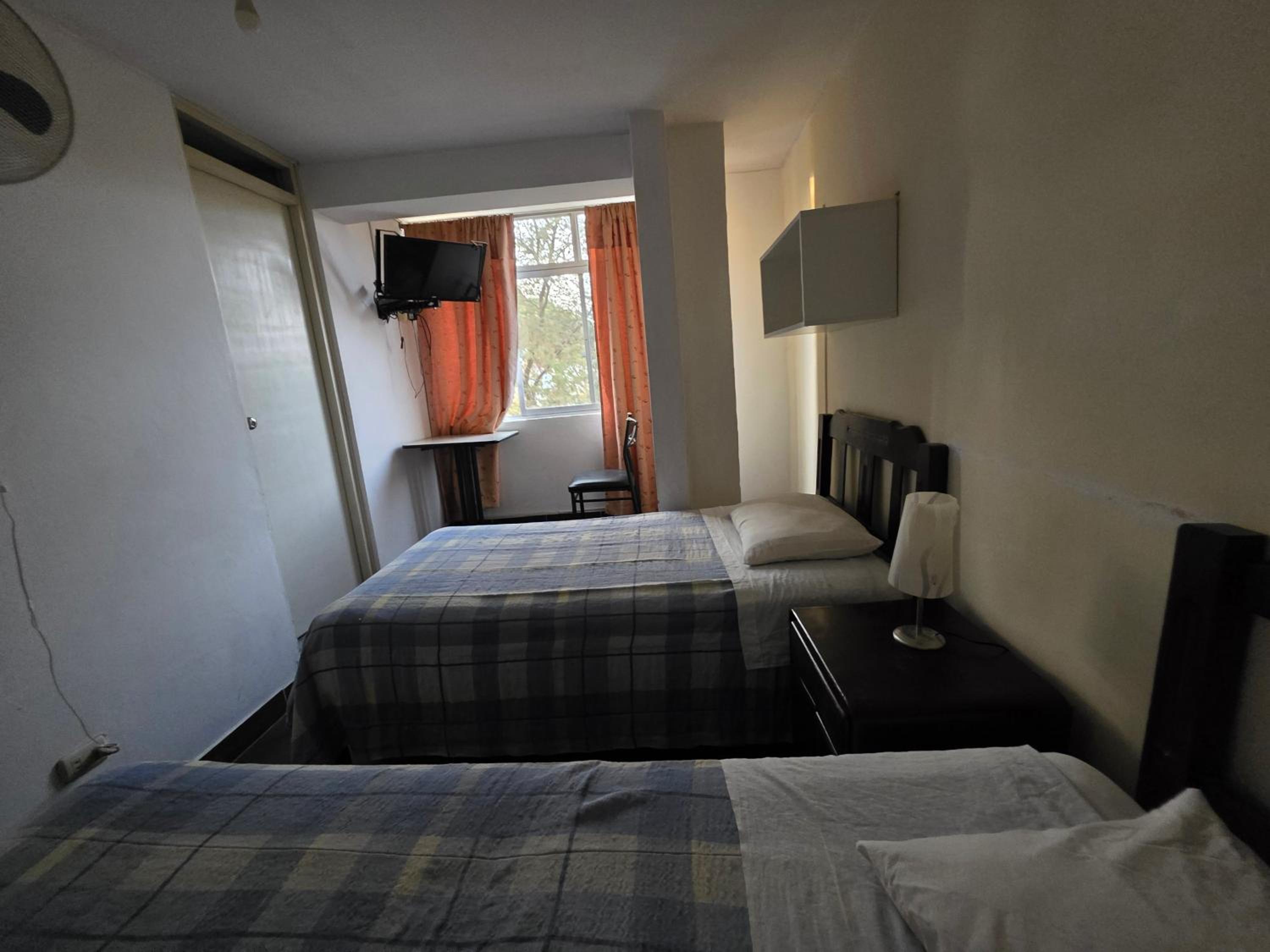 Budget Twin Room photo 3
