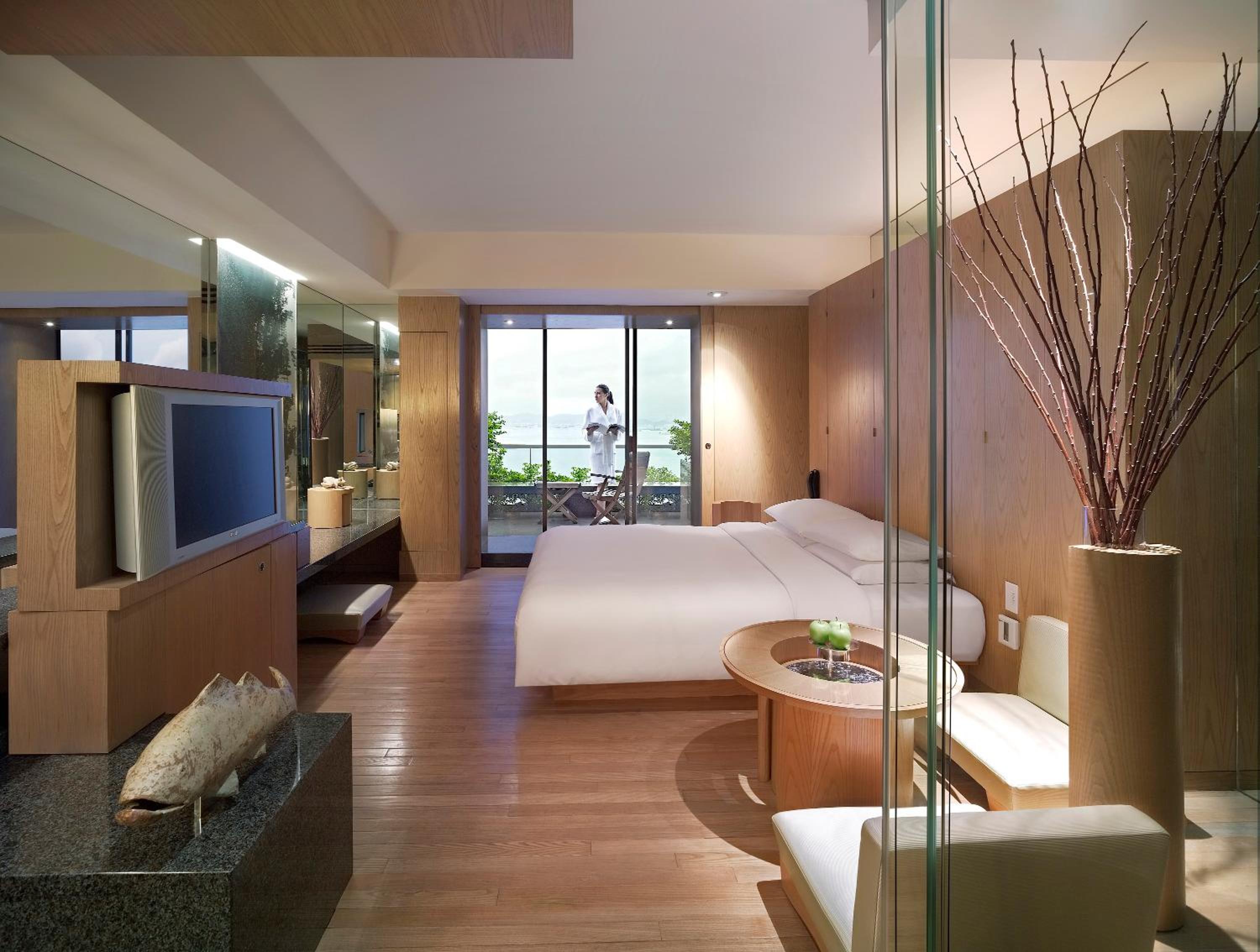 King Room with Terrace and Harbor View Plateau