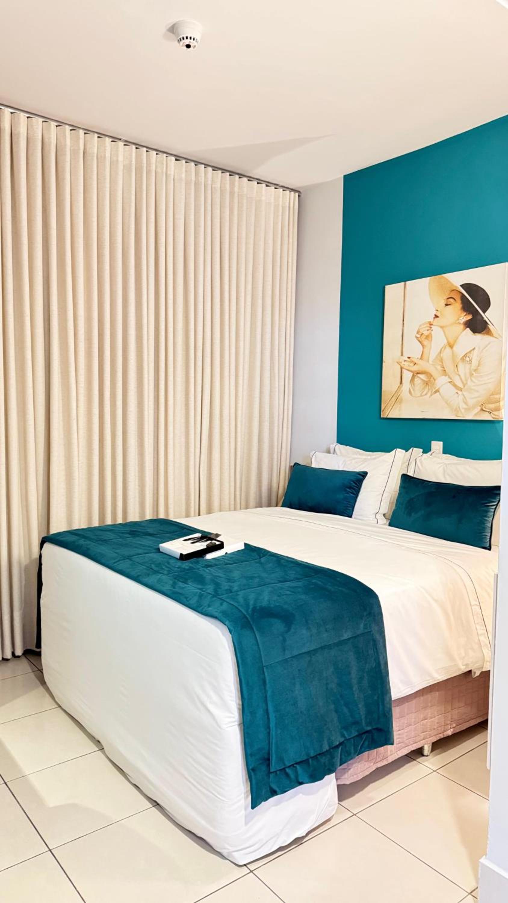 Deluxe Queen Room