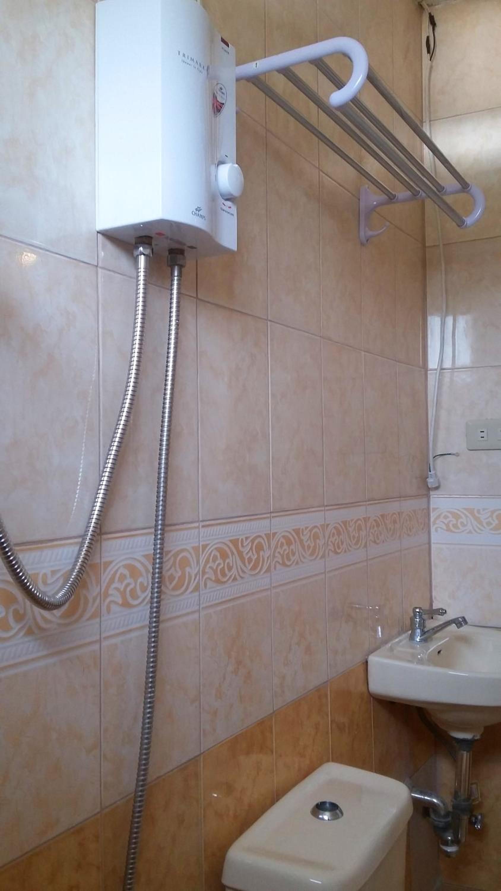 Quadruple Room with Shared Bathroom photo 2