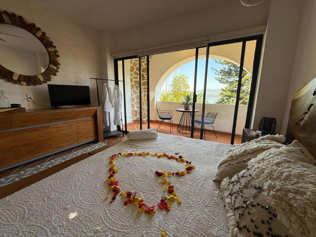 King Suite with Balcony photo 1