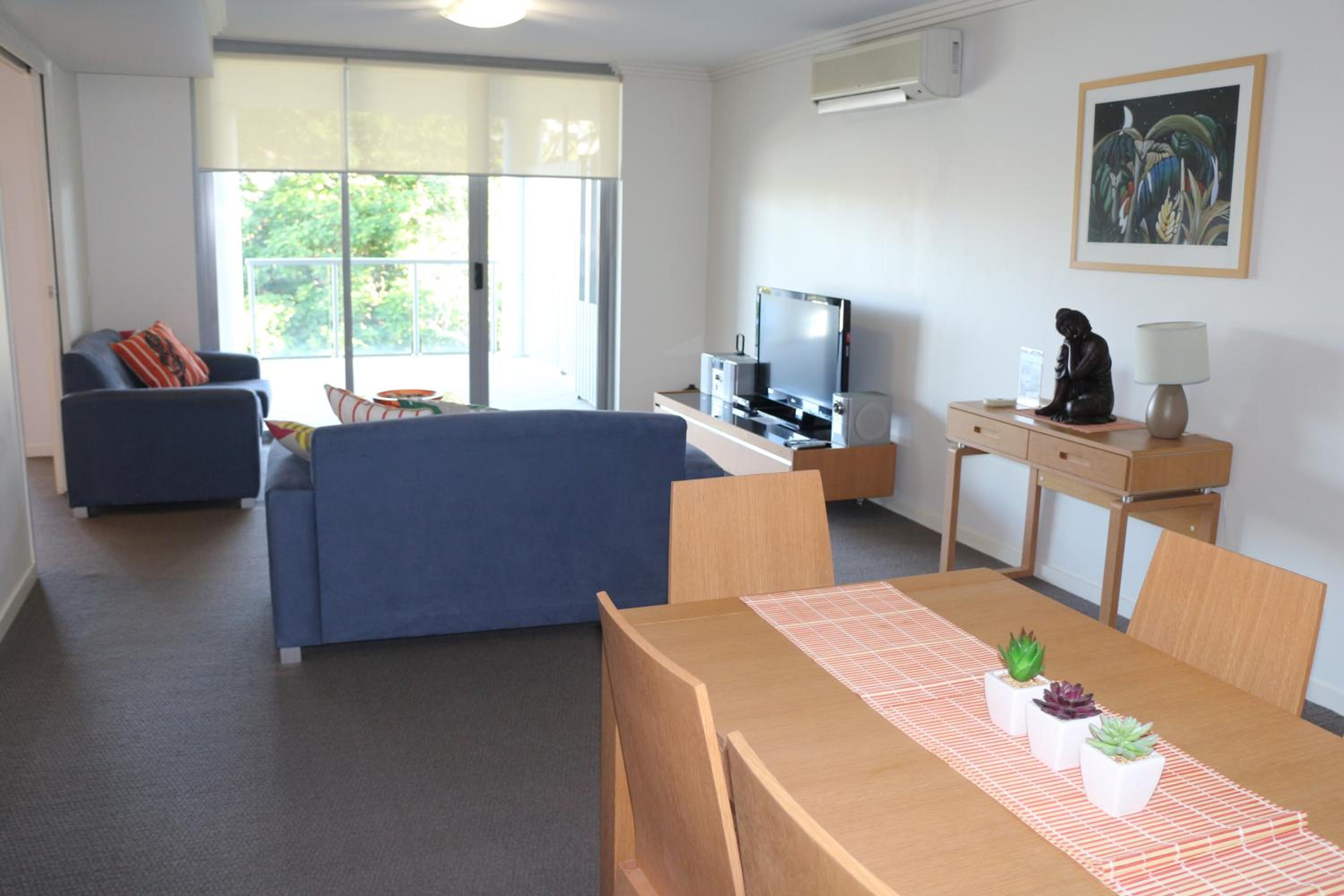 One-Bedroom Apartment - Photo 1