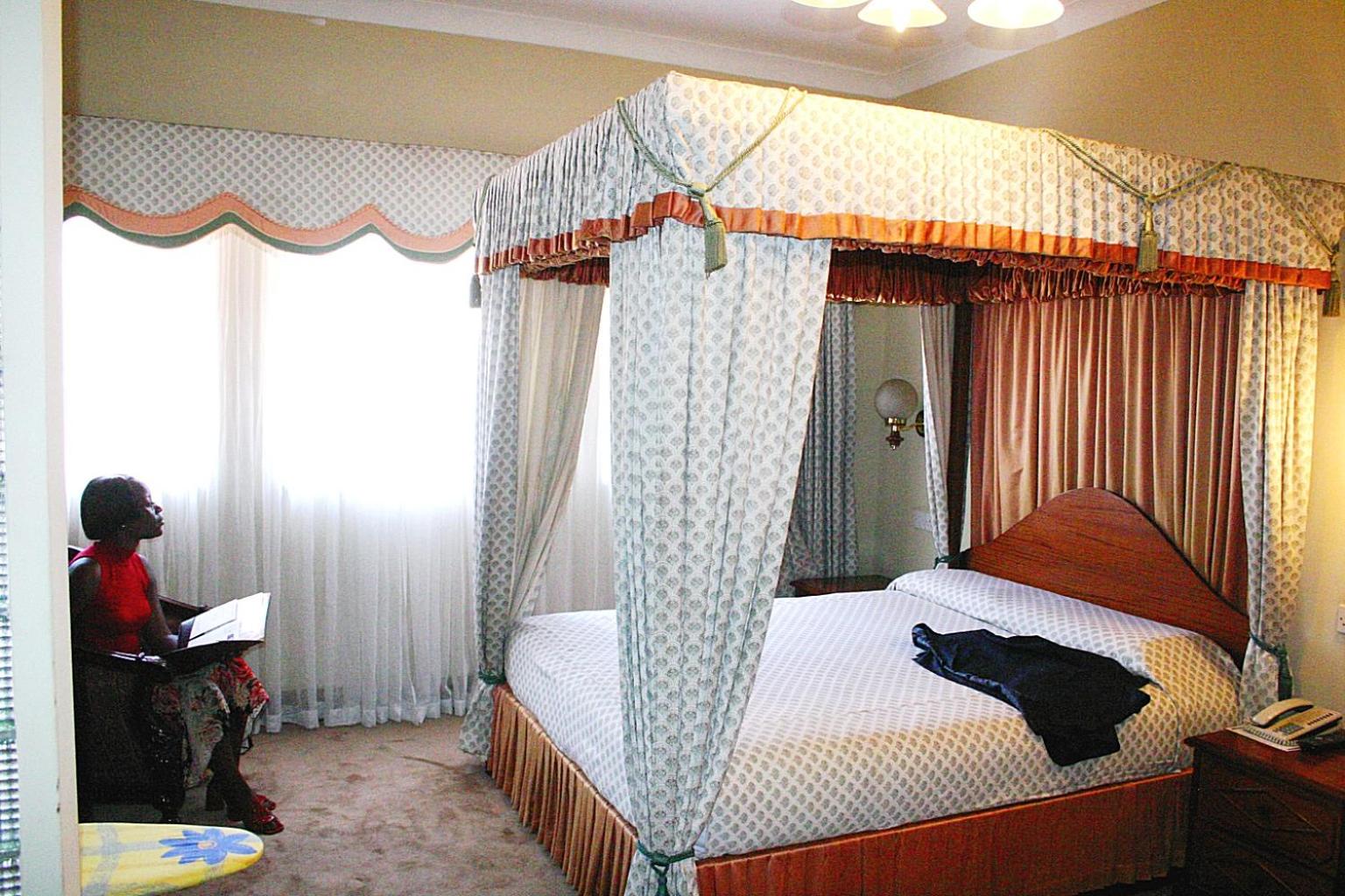 King Suite with Pool View photo 3