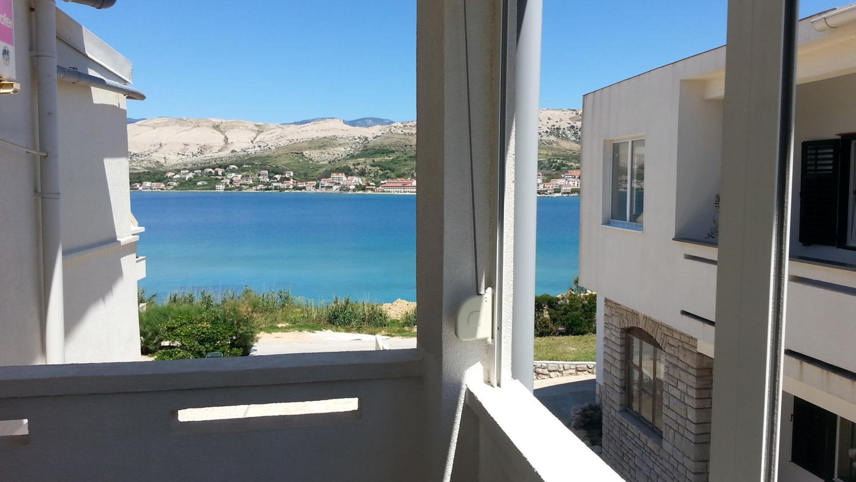Apartment with Sea View - Photo 10