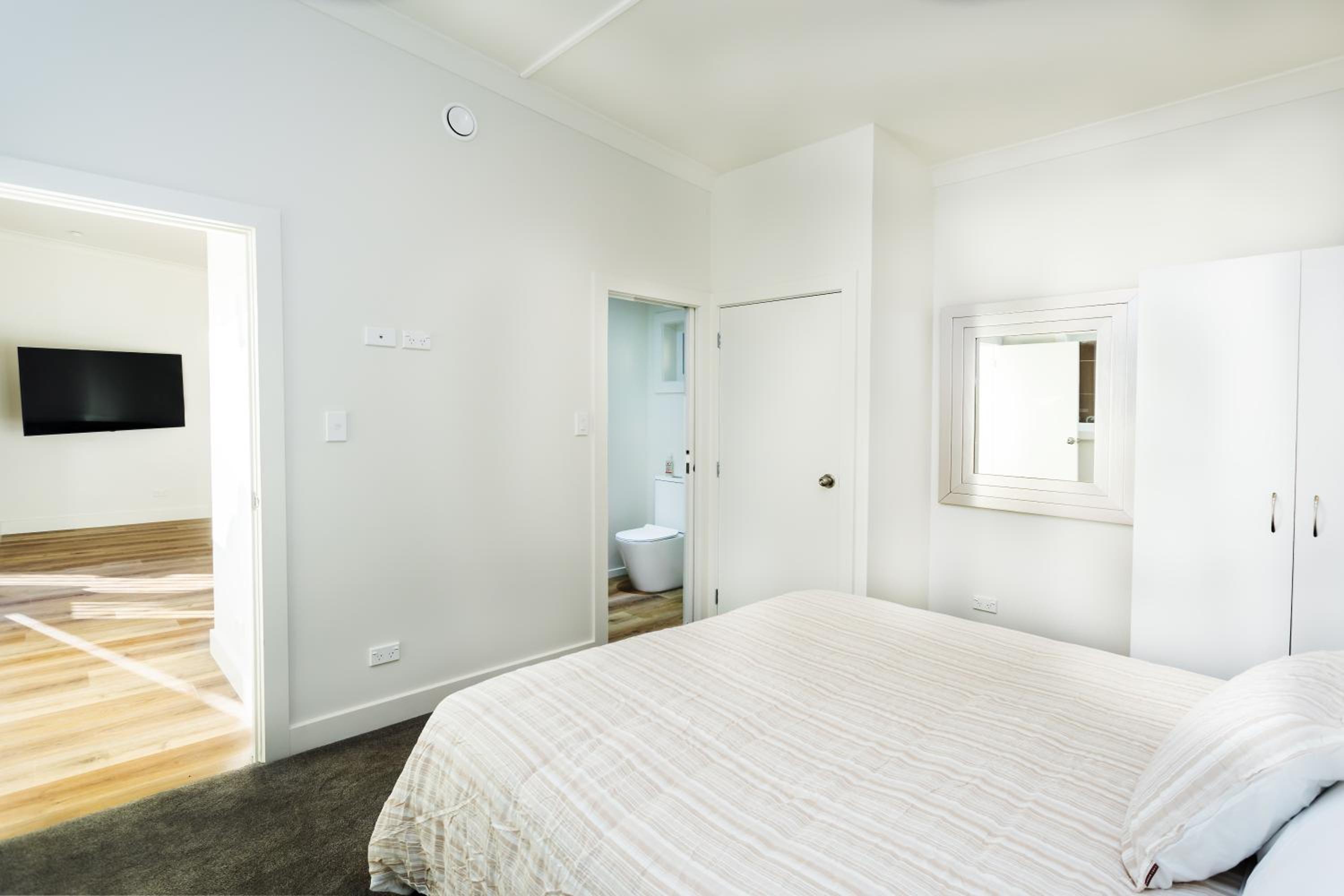 Suite with Mountain View