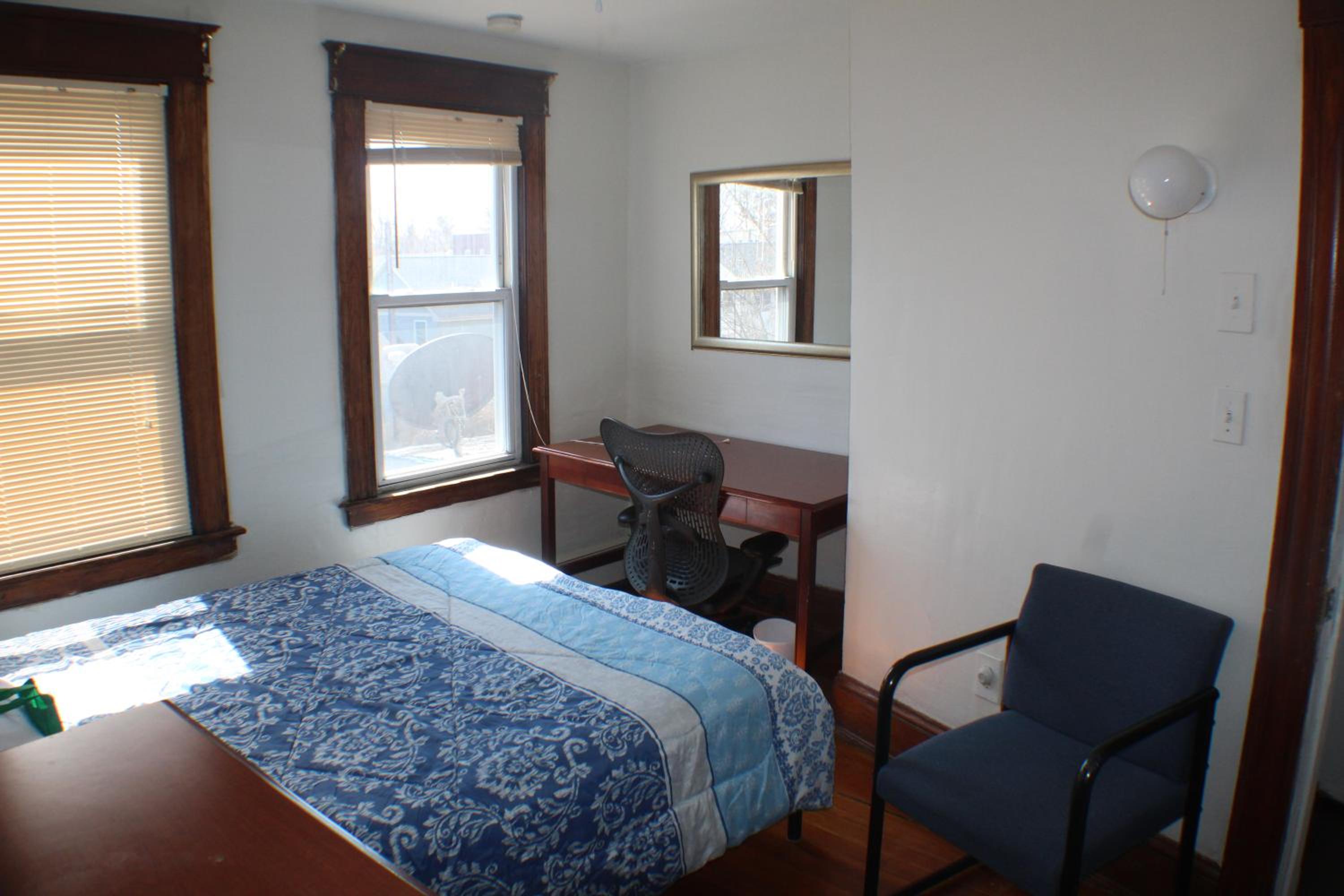Budget Double Room photo 3