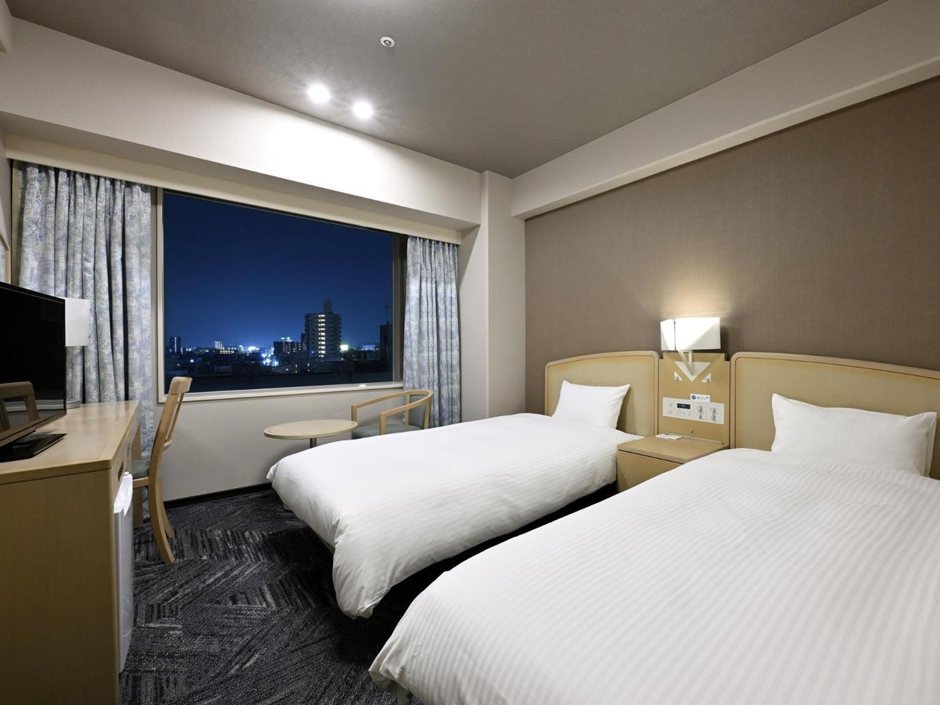 Twin Room Town Side - Non-Smoking - Photo 1