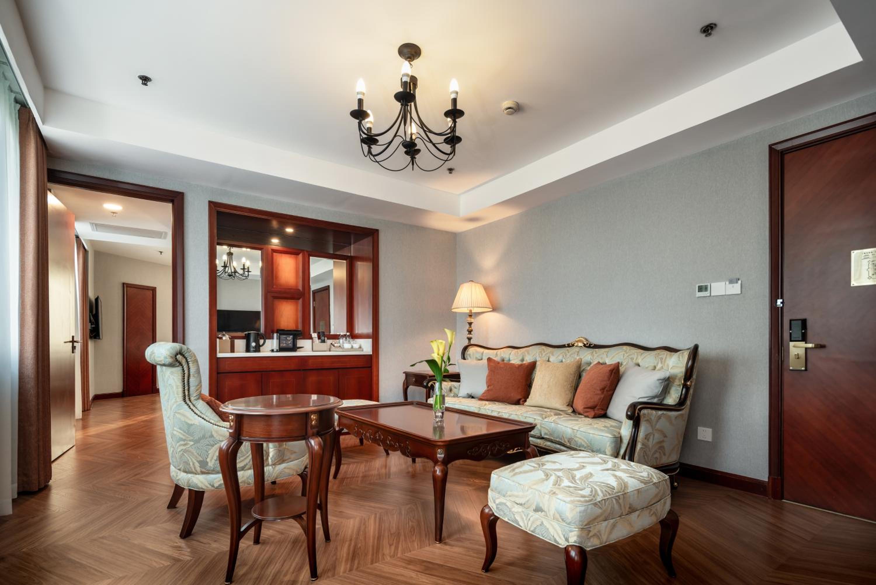 Specialty Suite