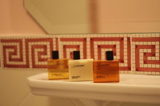 Suite - Photo 8
