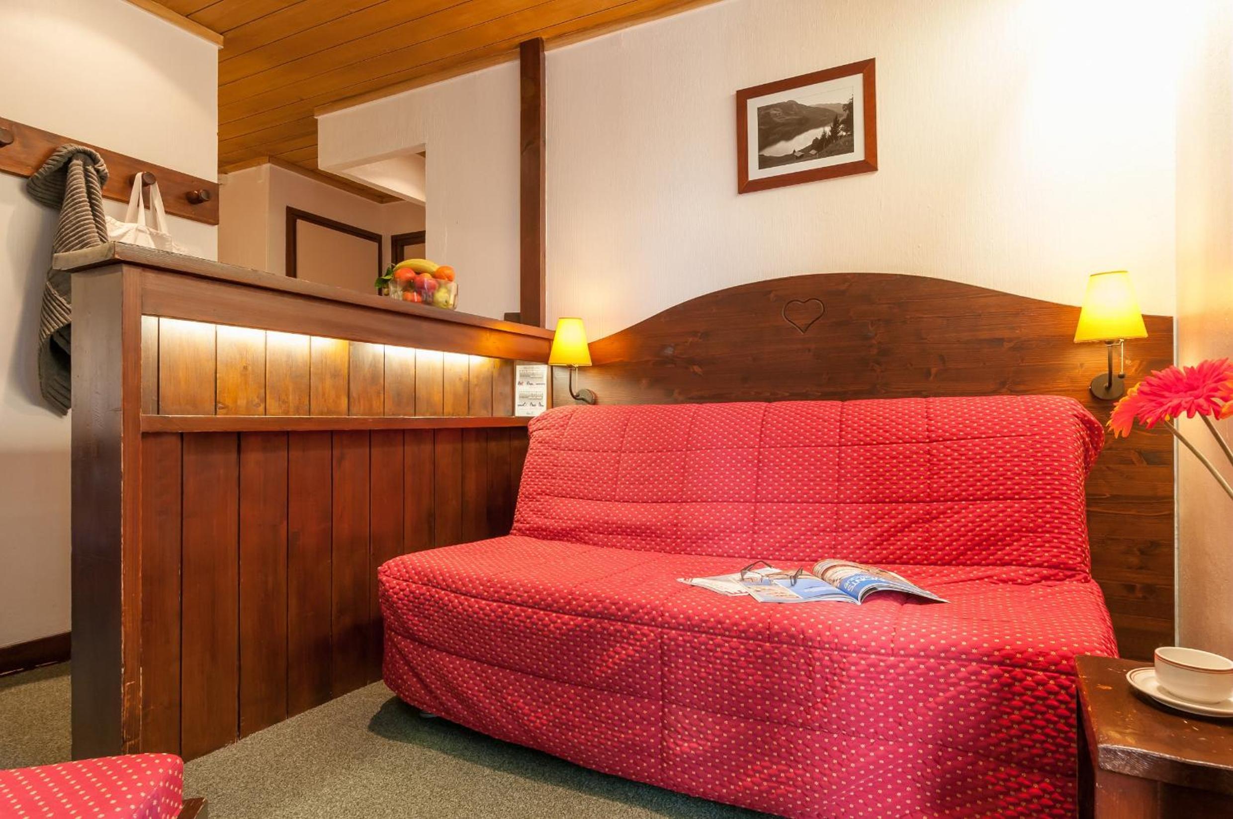 One-Bedroom Studio with Balcony (5 People) photo 3