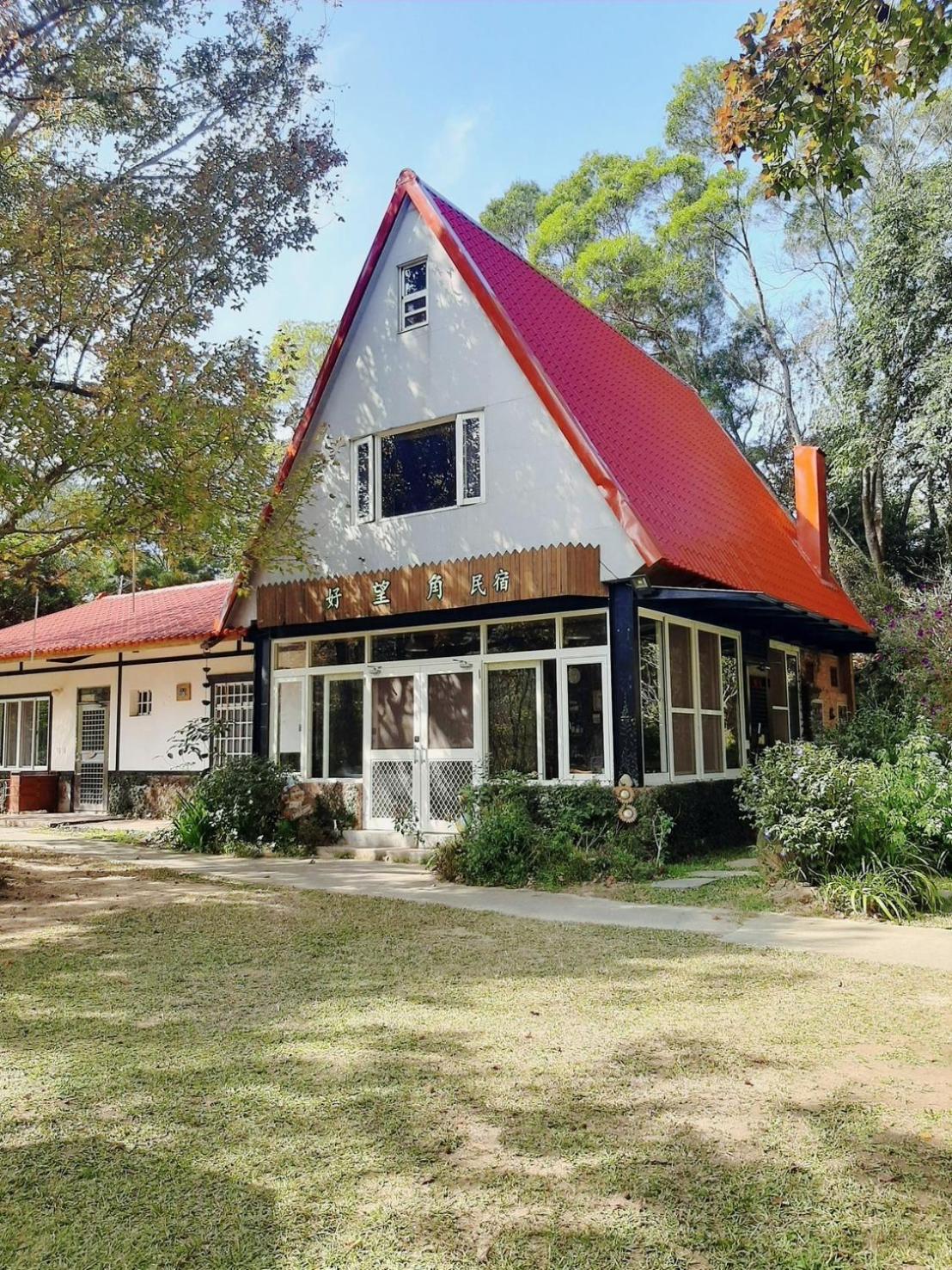 Five-Bedroom House photo 2