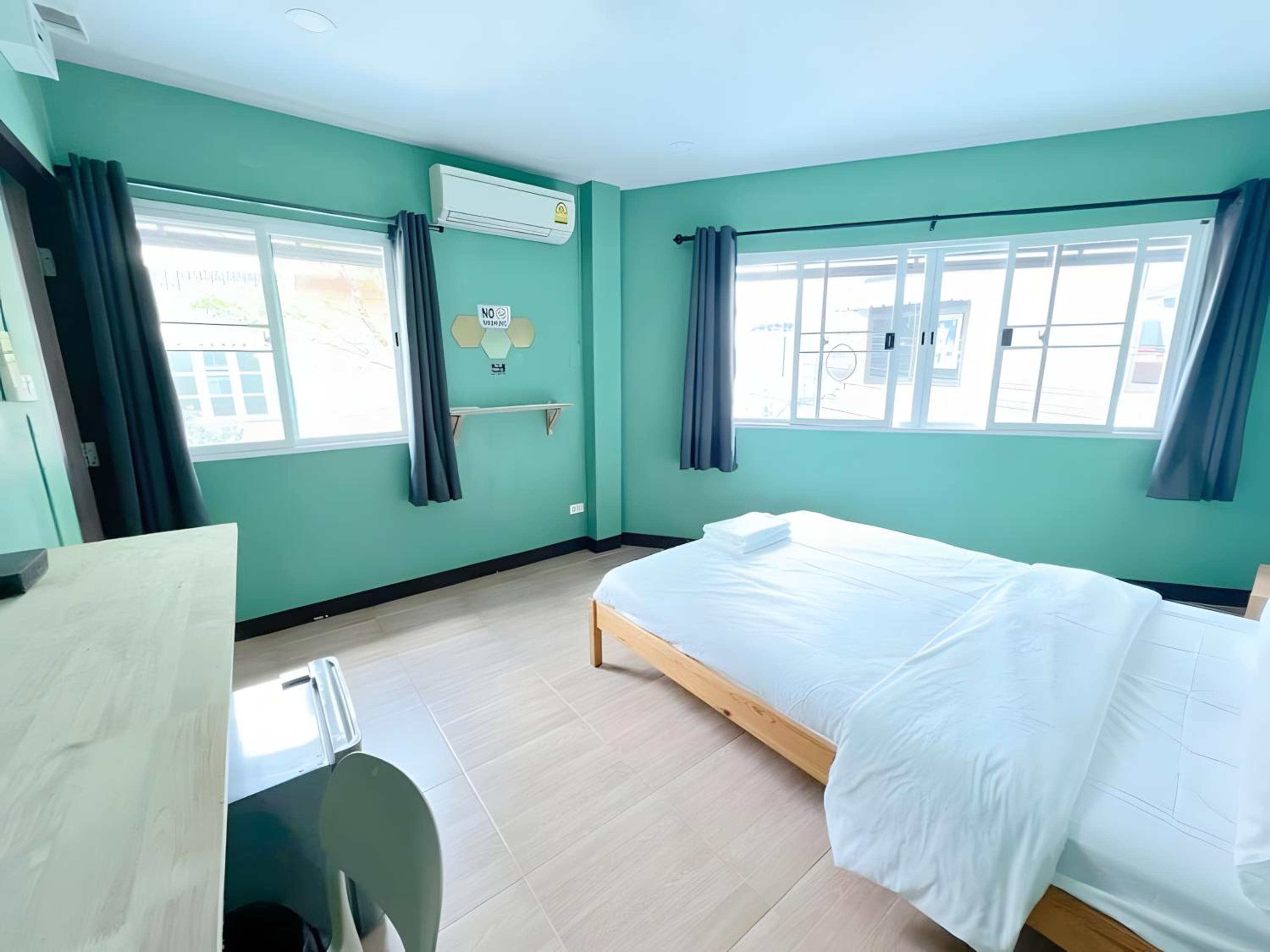 Standard Studio photo 2