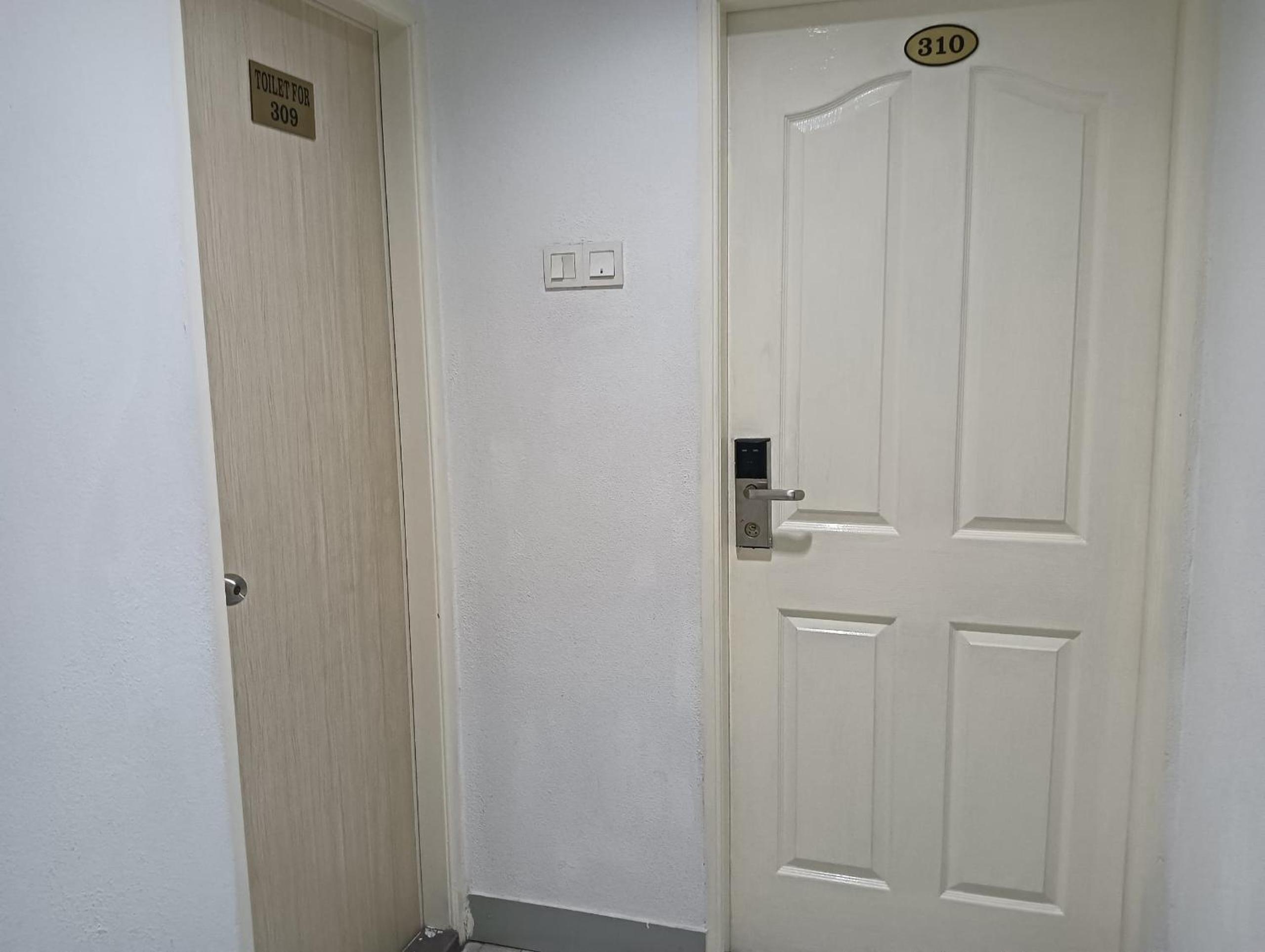 Twin Room with Private External Bathroom