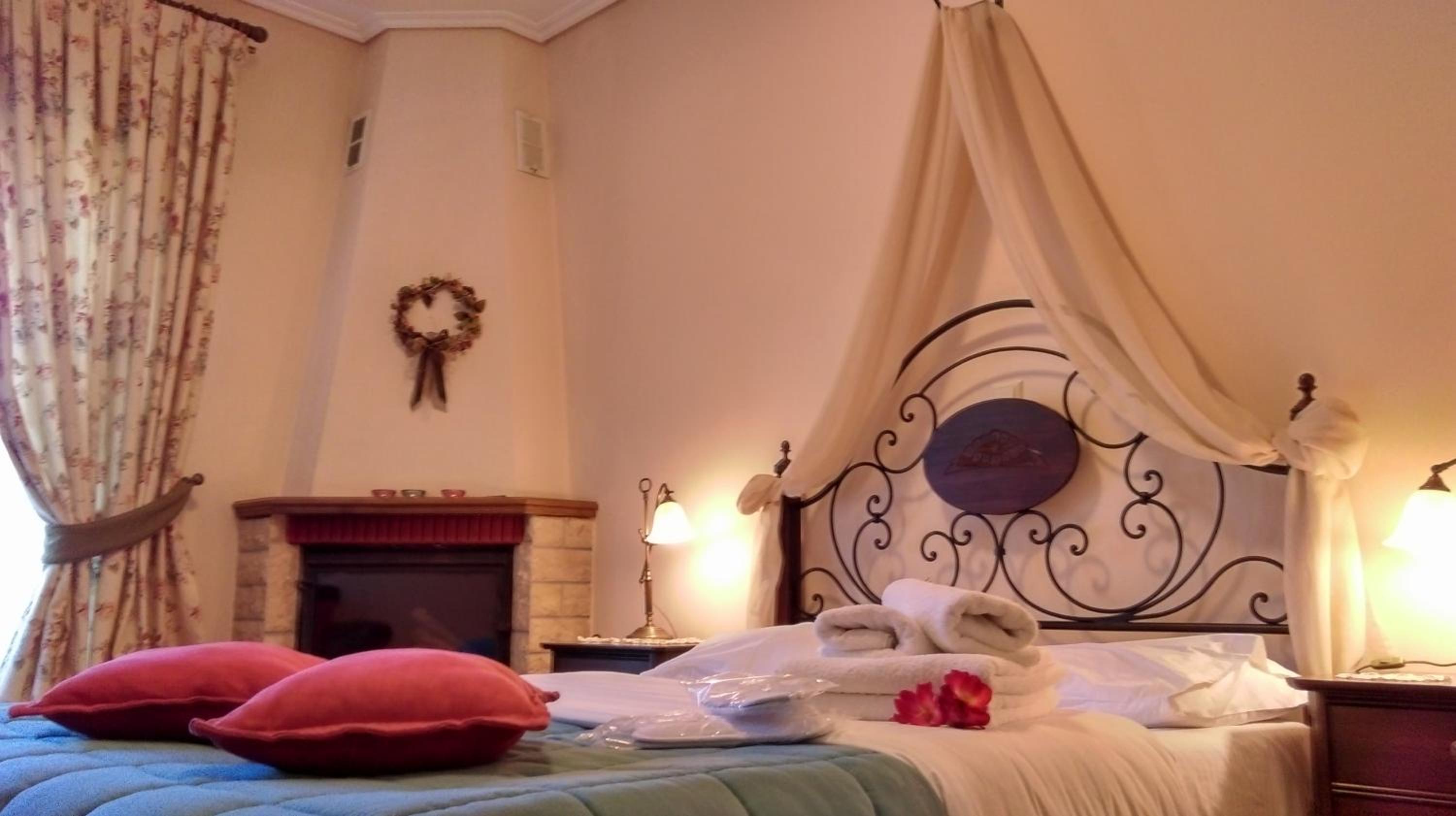 Double Room with Fireplace - Photo 8