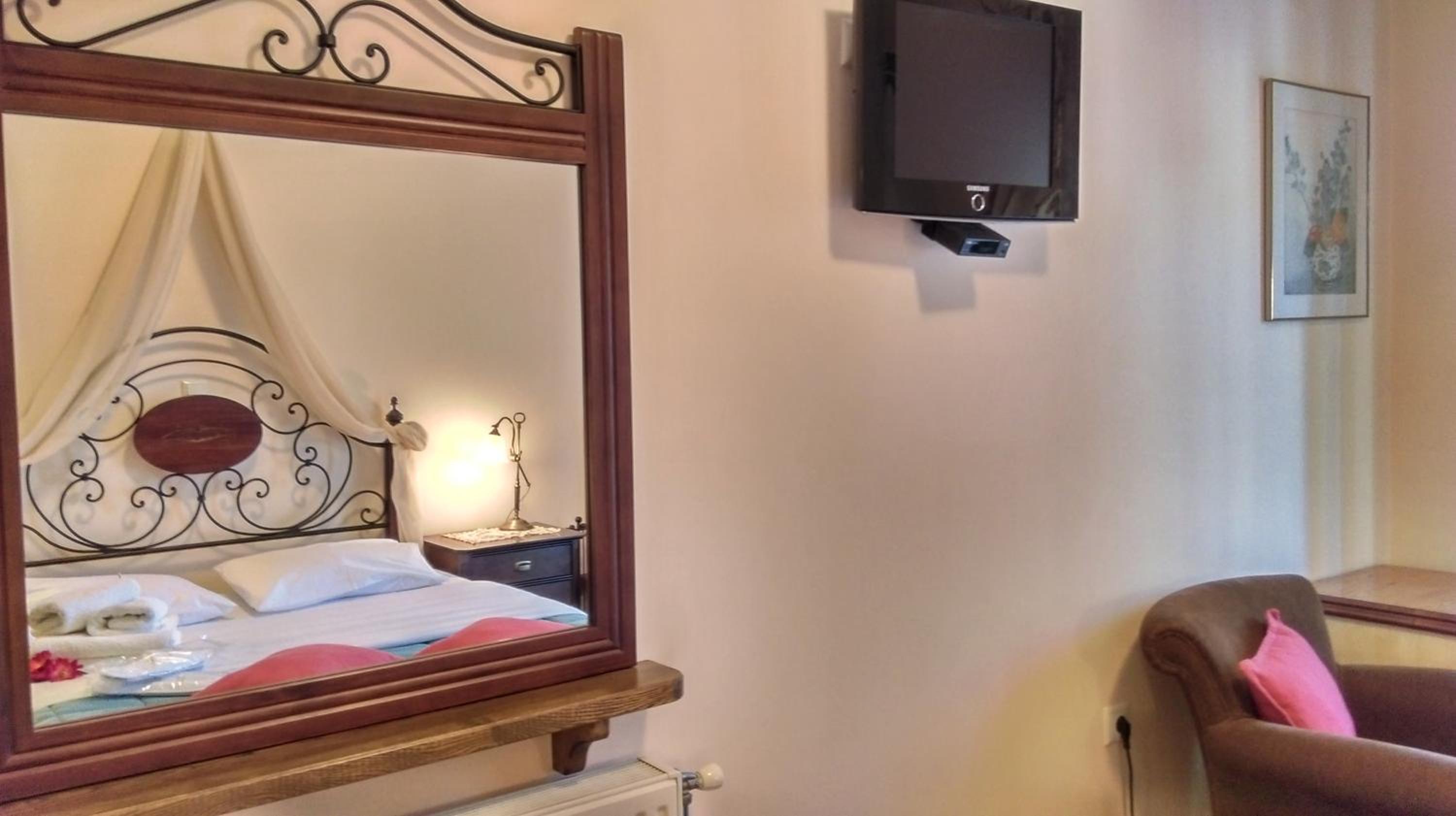 Double Room with Fireplace - Photo 15