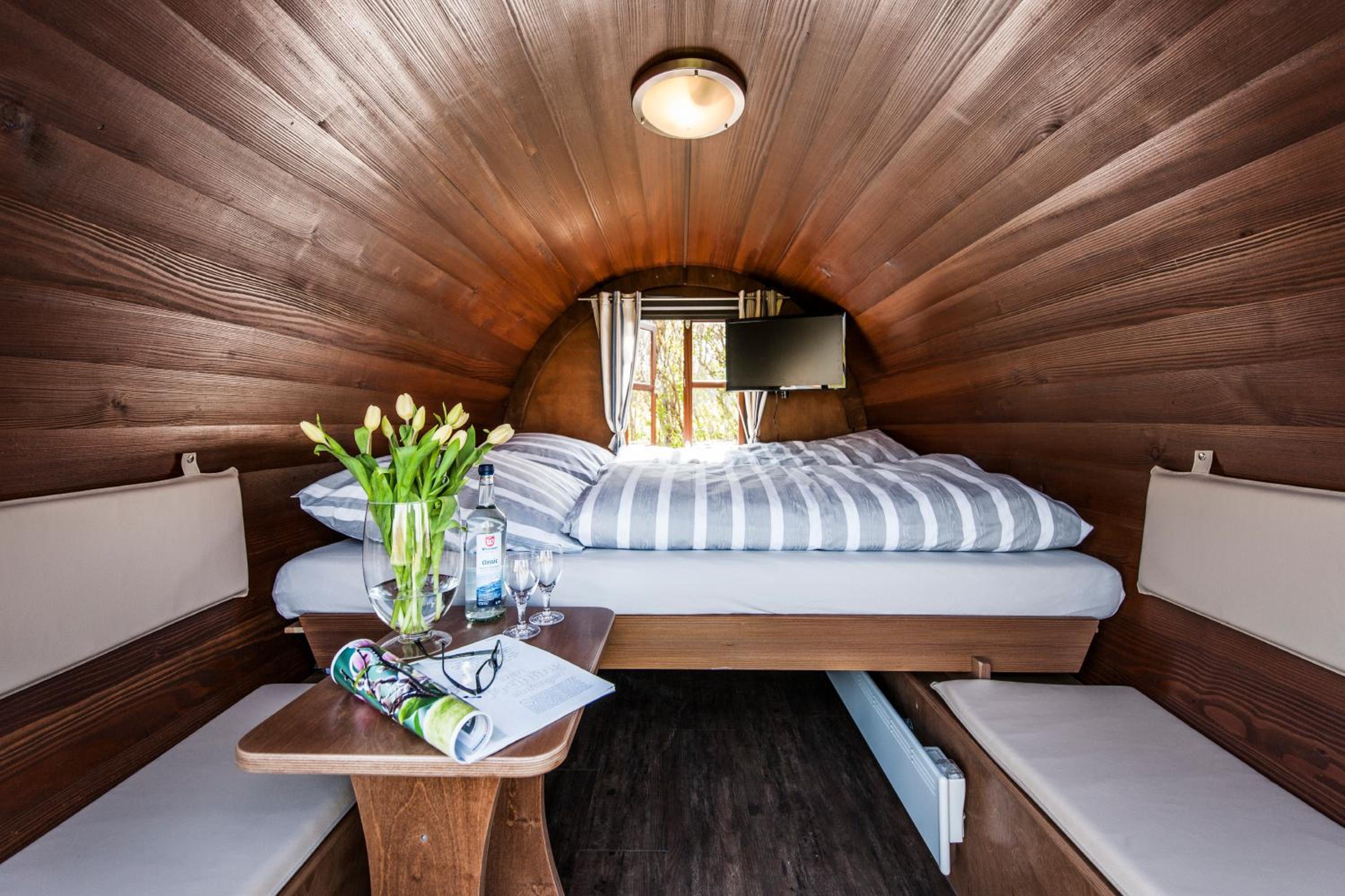 Wooden Barrel with Shared Bathroom photo 1