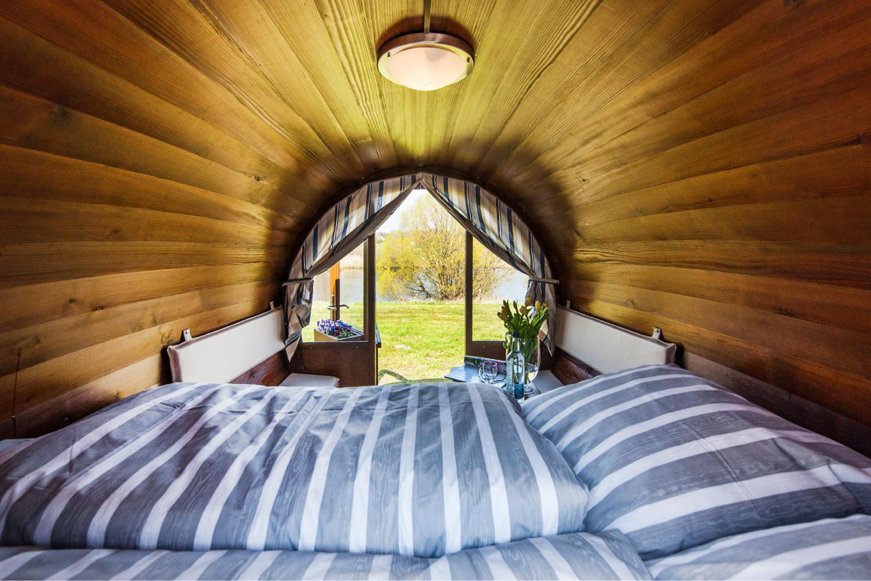 Wooden Barrel with Shared Bathroom photo 3