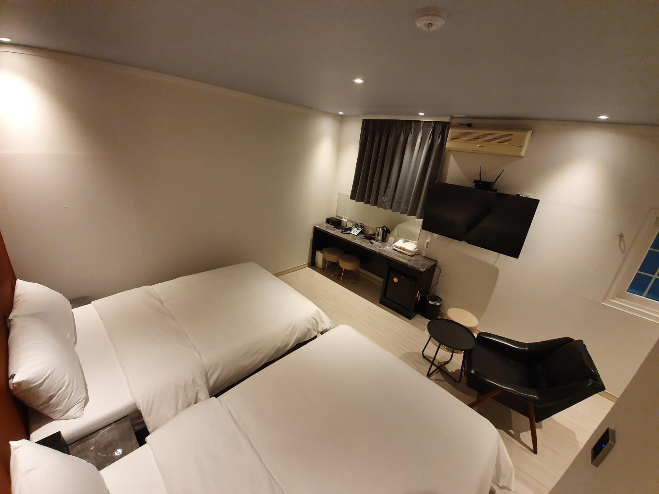Deluxe Twin Room - Photo 1