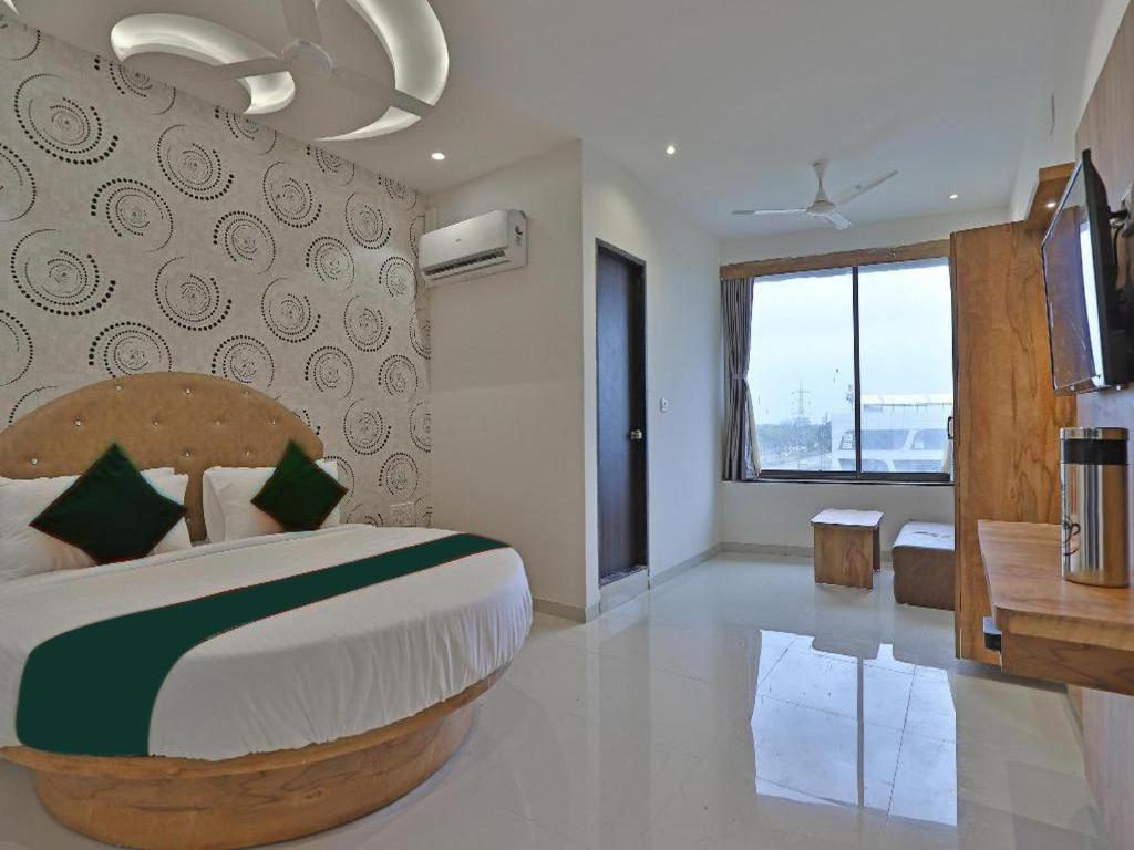 Suite - Photo 2
