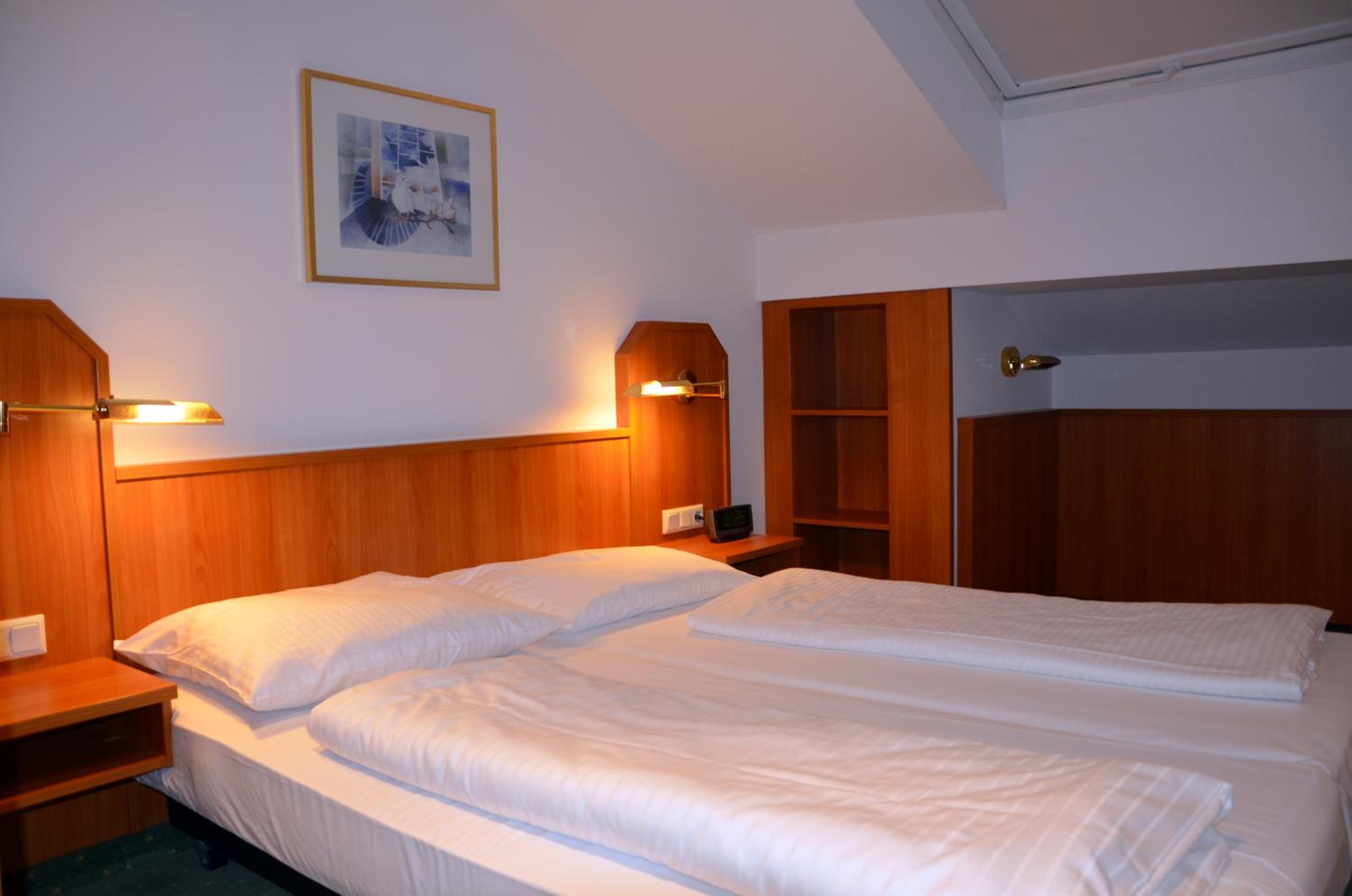 Double Room with Private External Bathroom photo 3