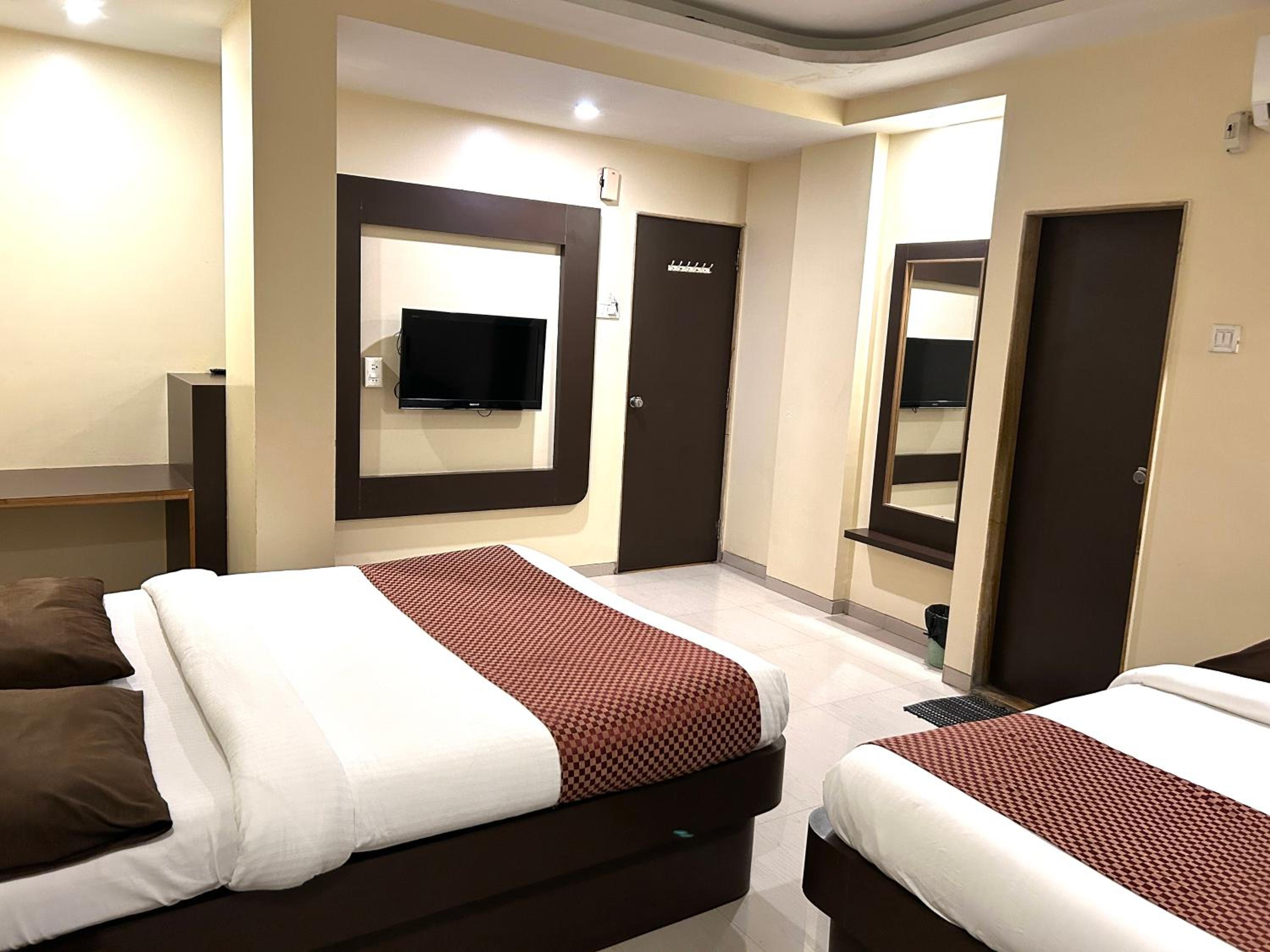 Economy Quadruple Room photo 2