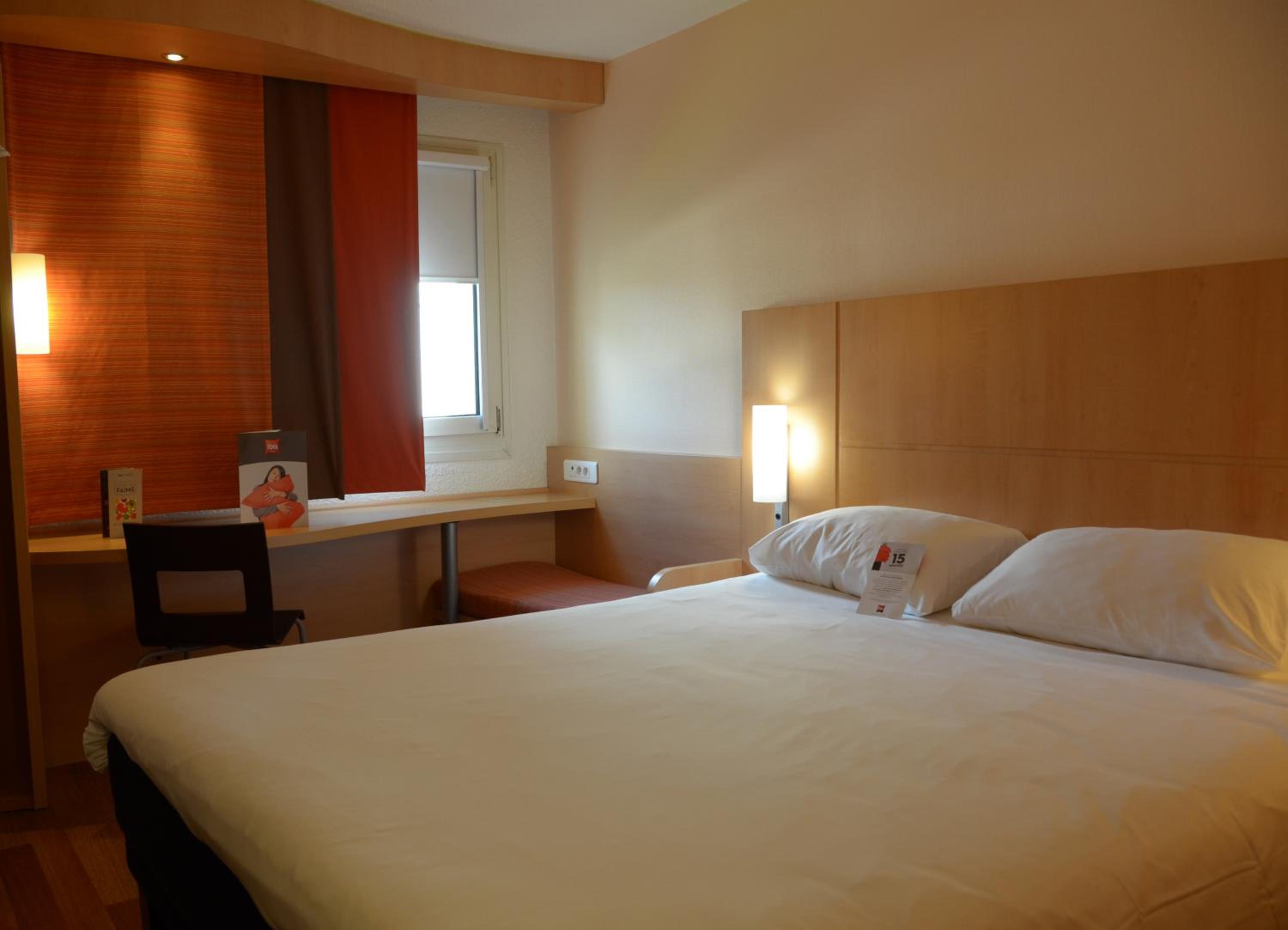 Standard Double Room - Photo 8