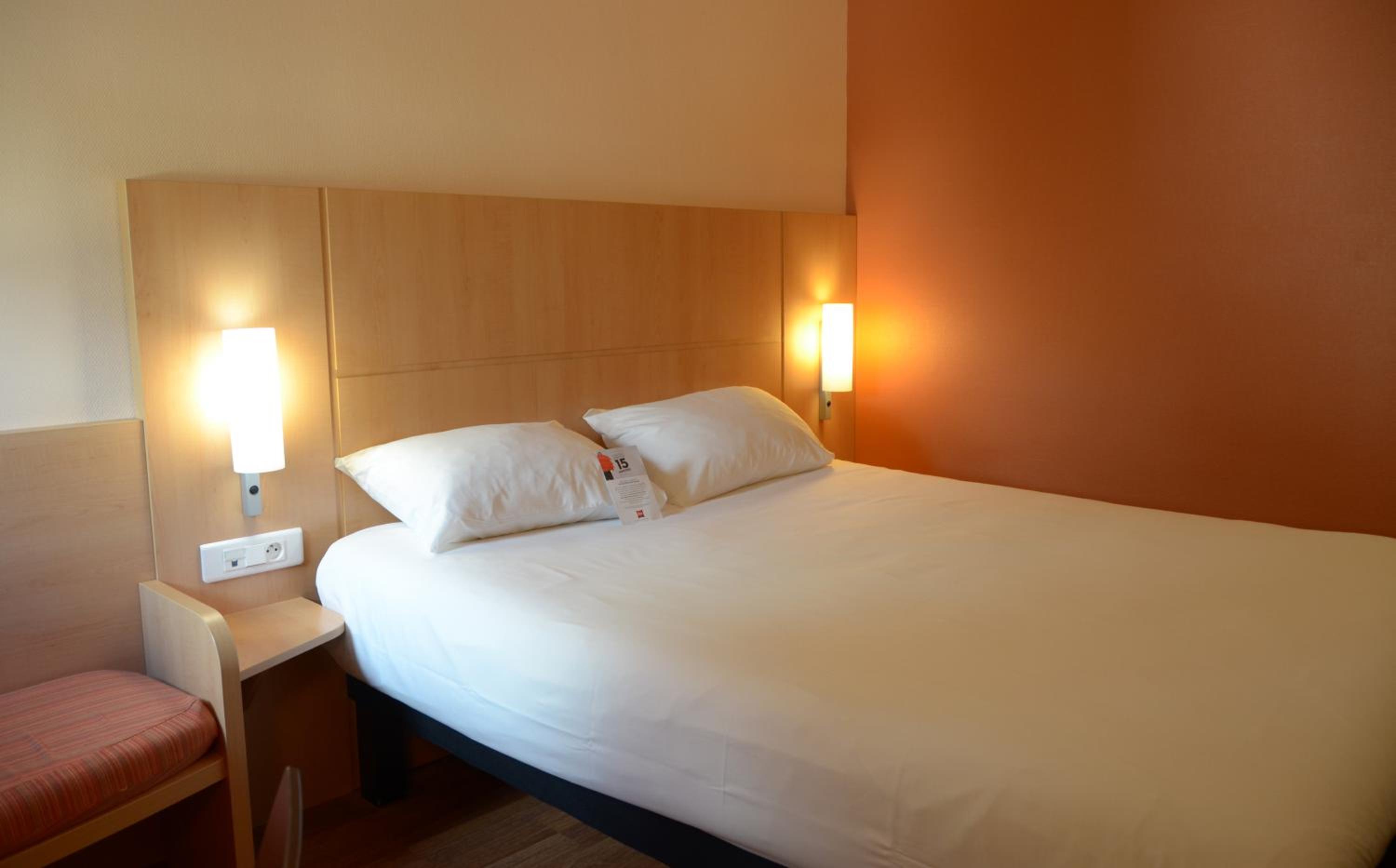 Standard Double Room - Photo 7