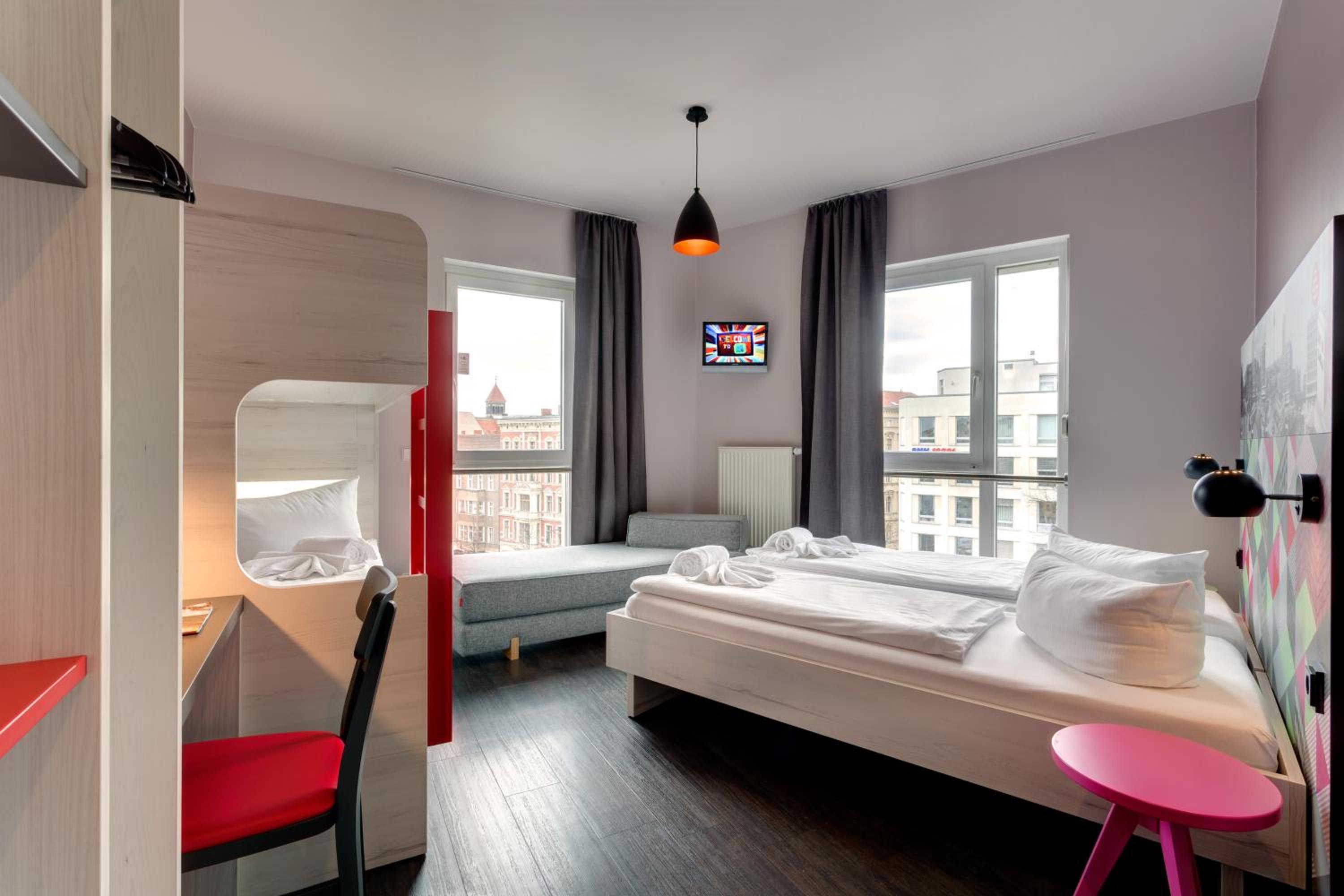 5-Bed Room photo 2