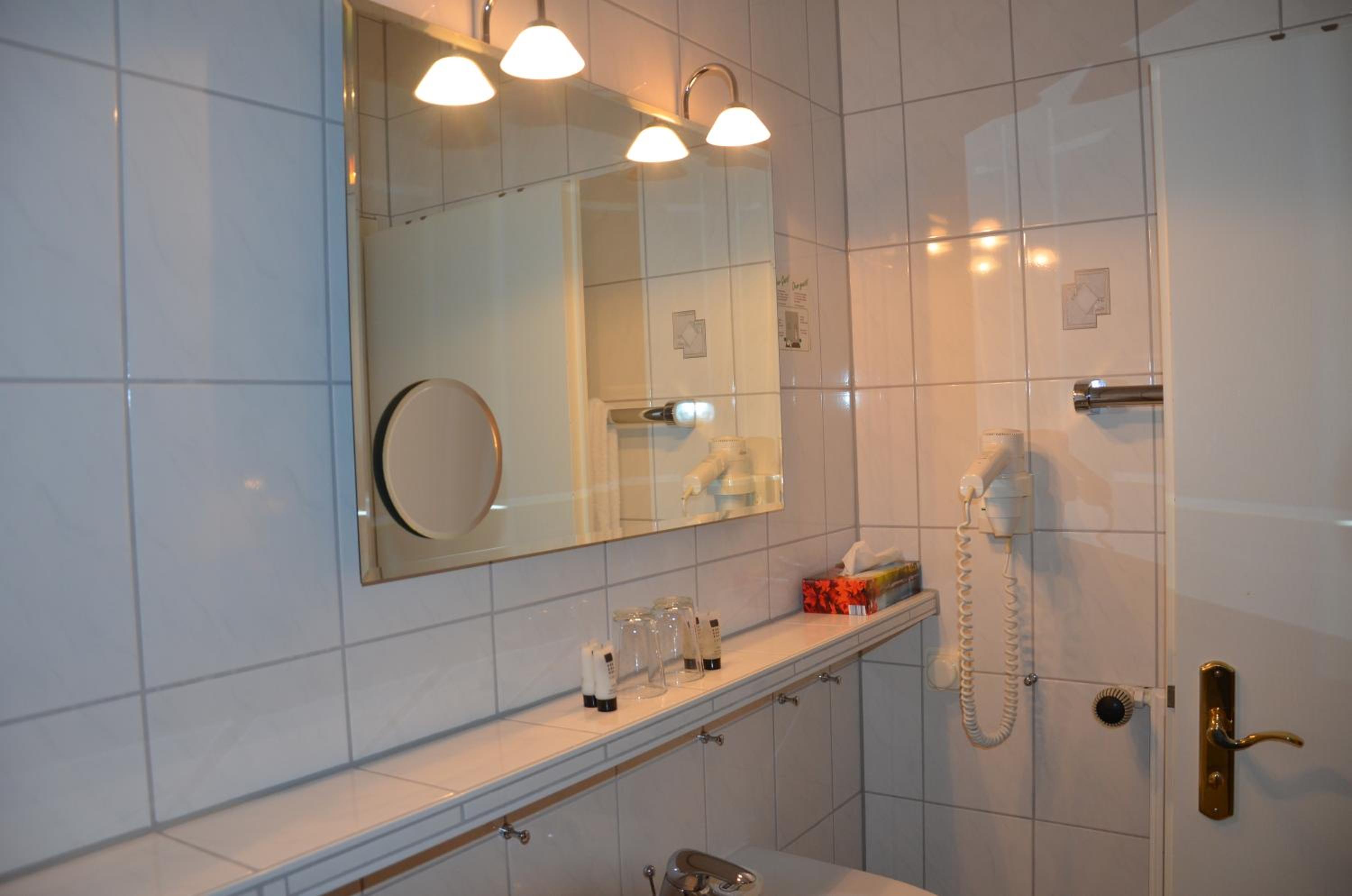 Single Room photo 2