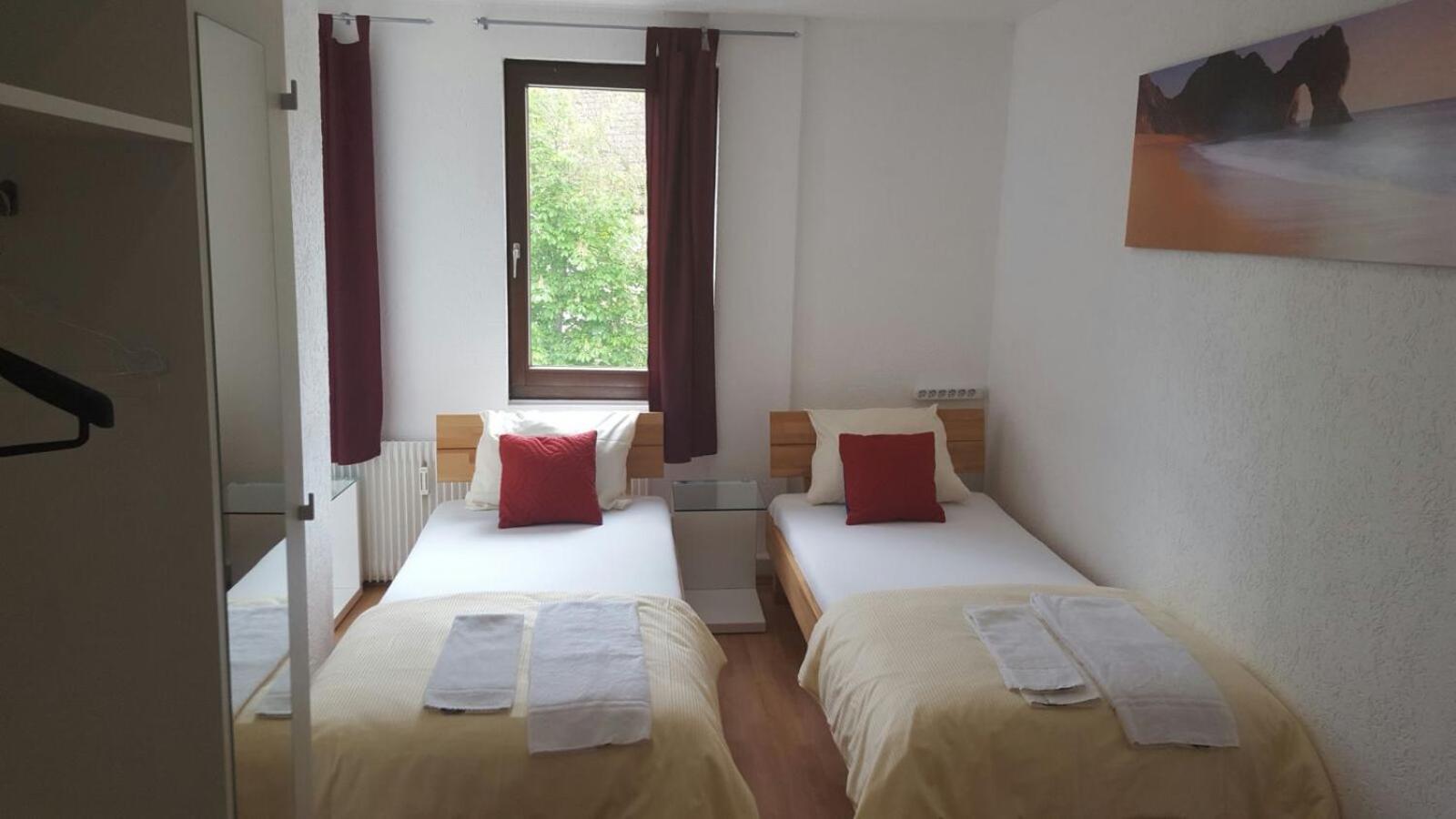 Double Room with Private Bathroom - Photo 3