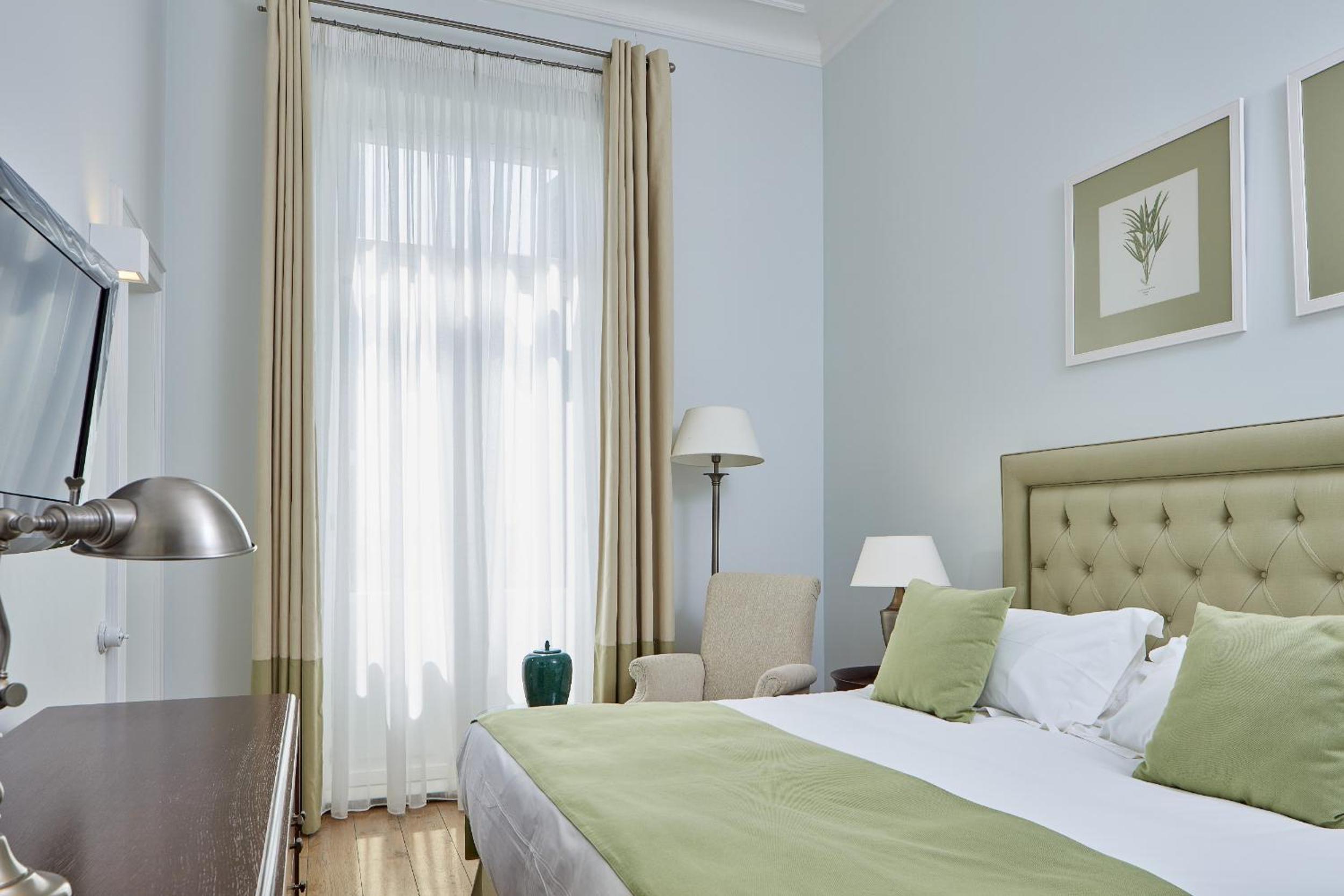 Deluxe Double Room with Garden View - Photo 2