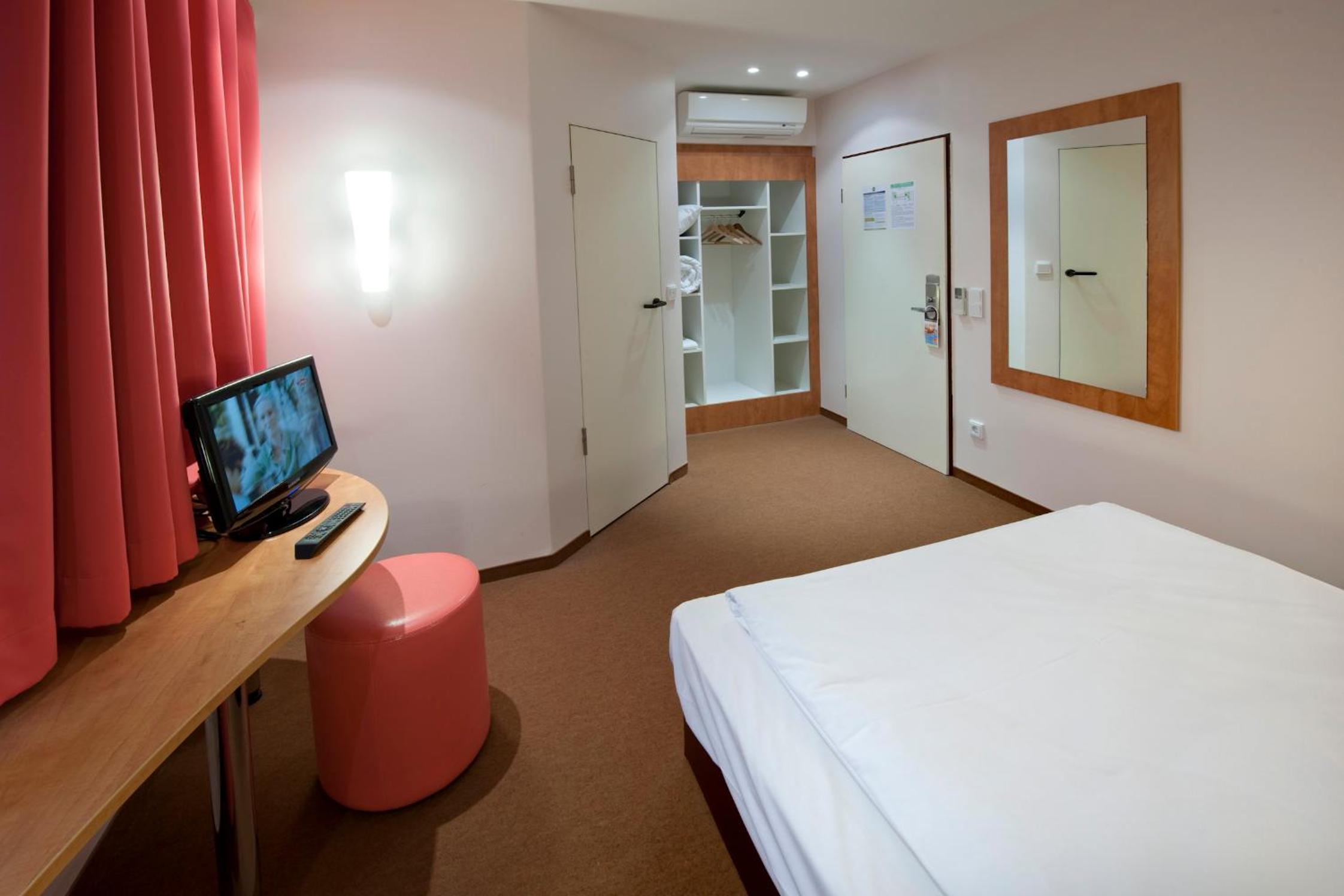 Double Room - Photo 1