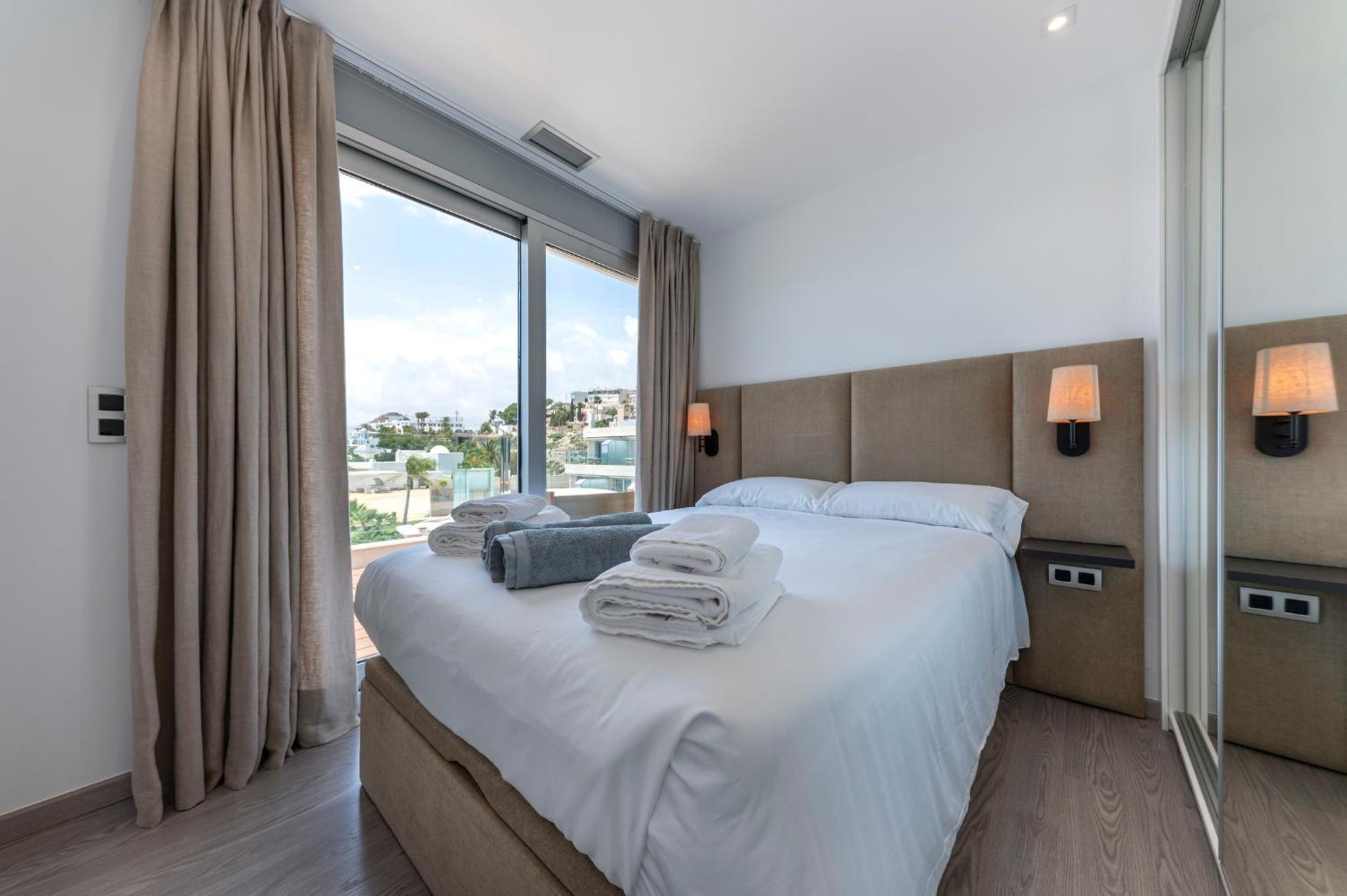 Three-Bedroom Deluxe Apartment
