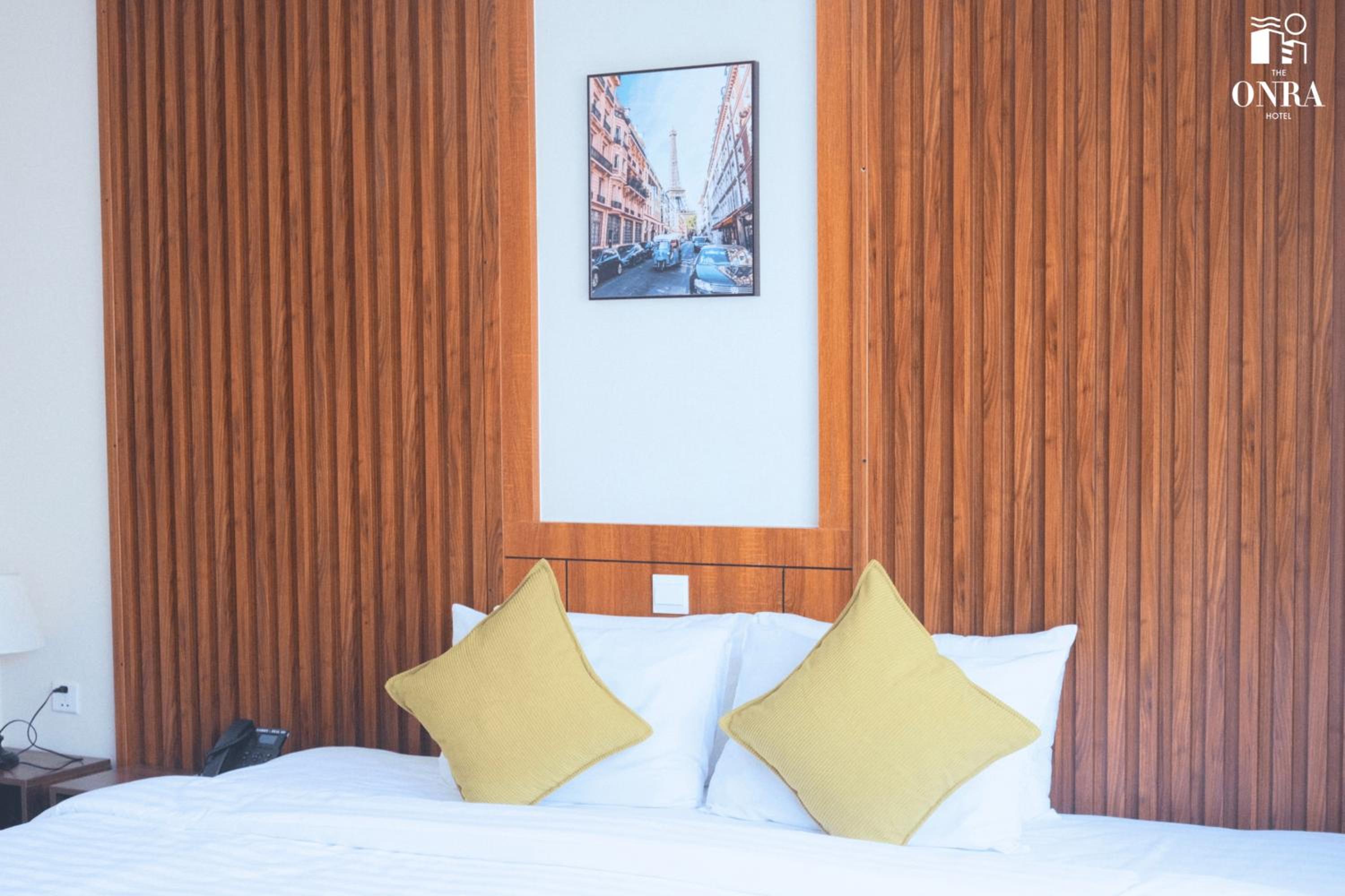 Large Double Room - Photo 10