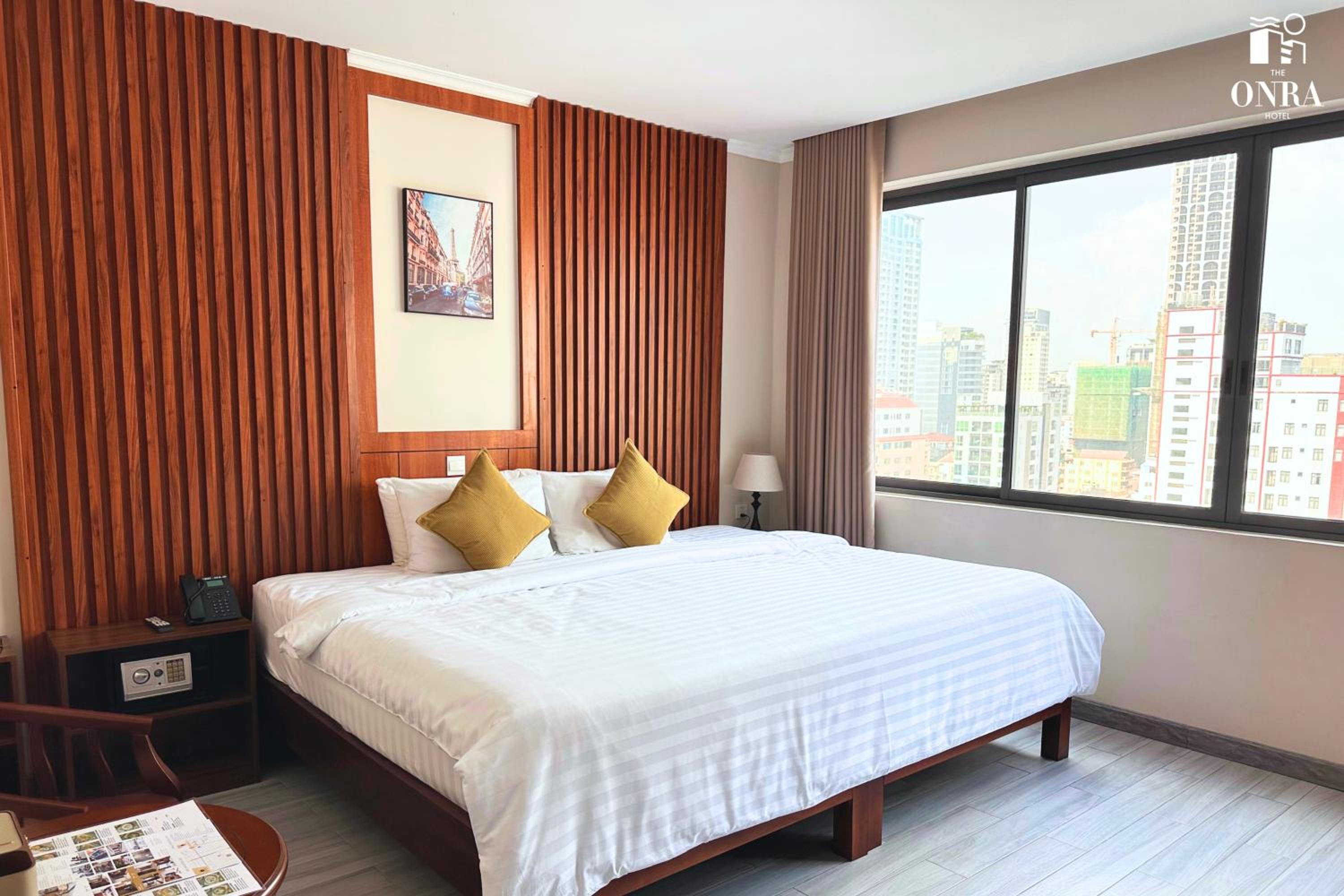 Large Double Room - Photo 9