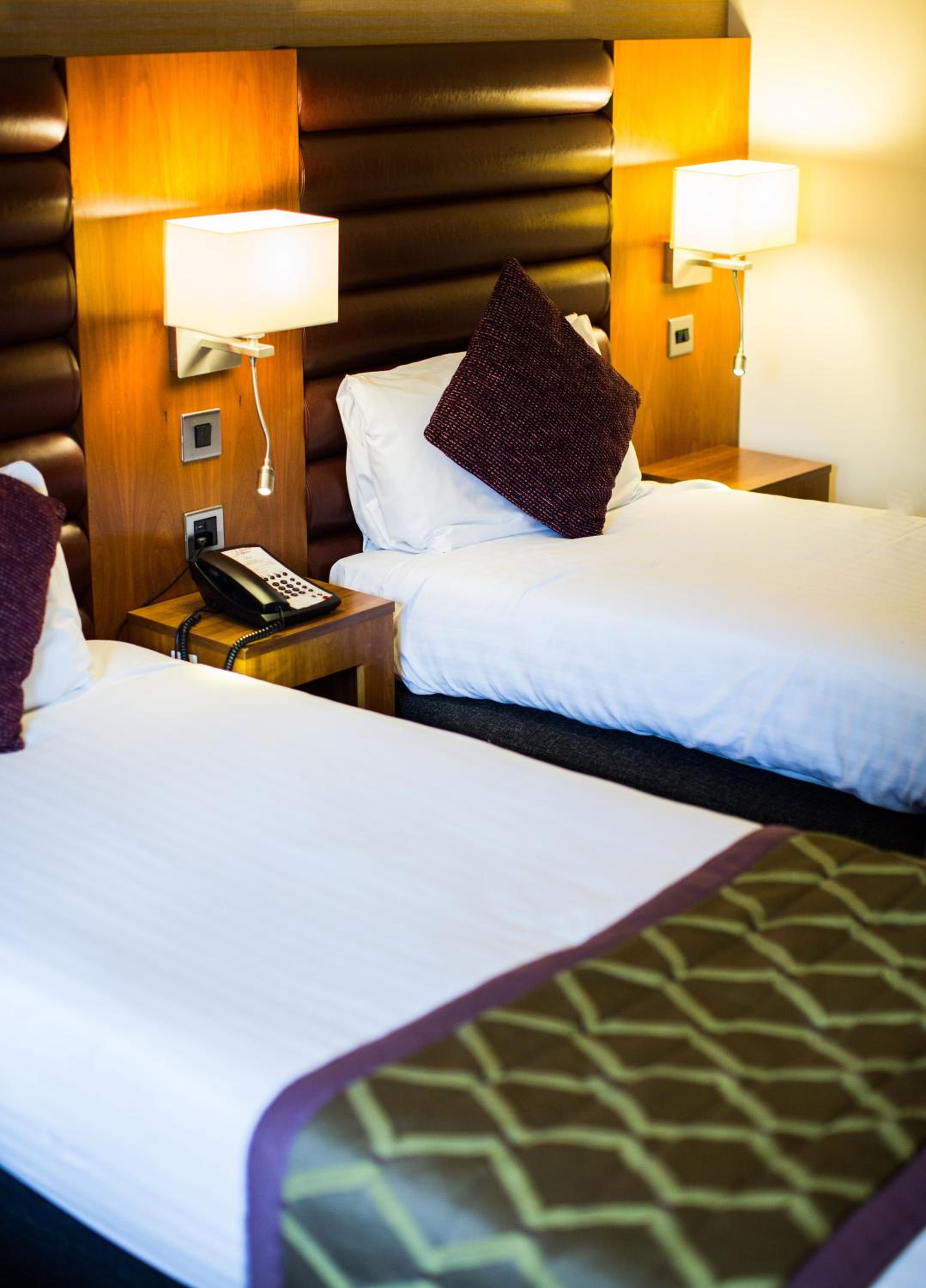 Twin Room - Disability Access - Photo 1