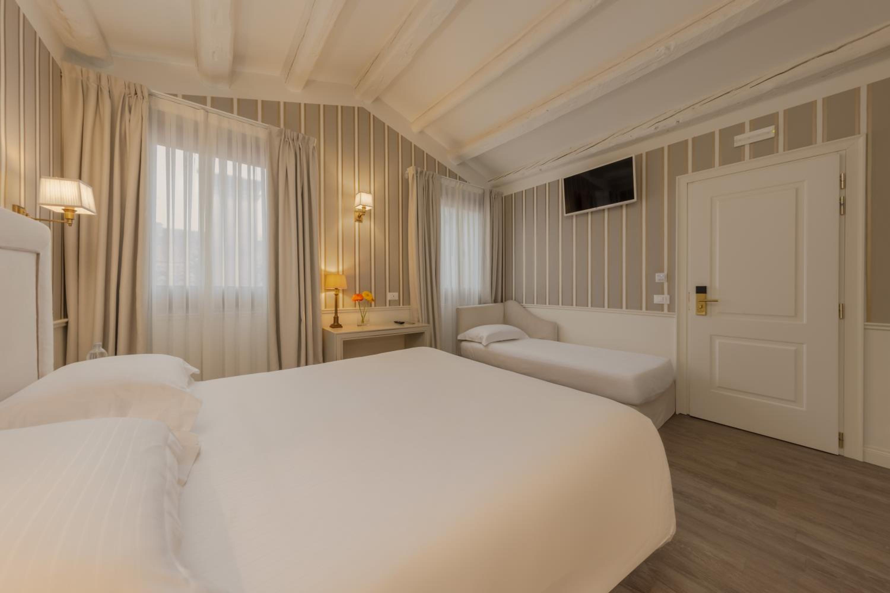 Triple Room photo 2