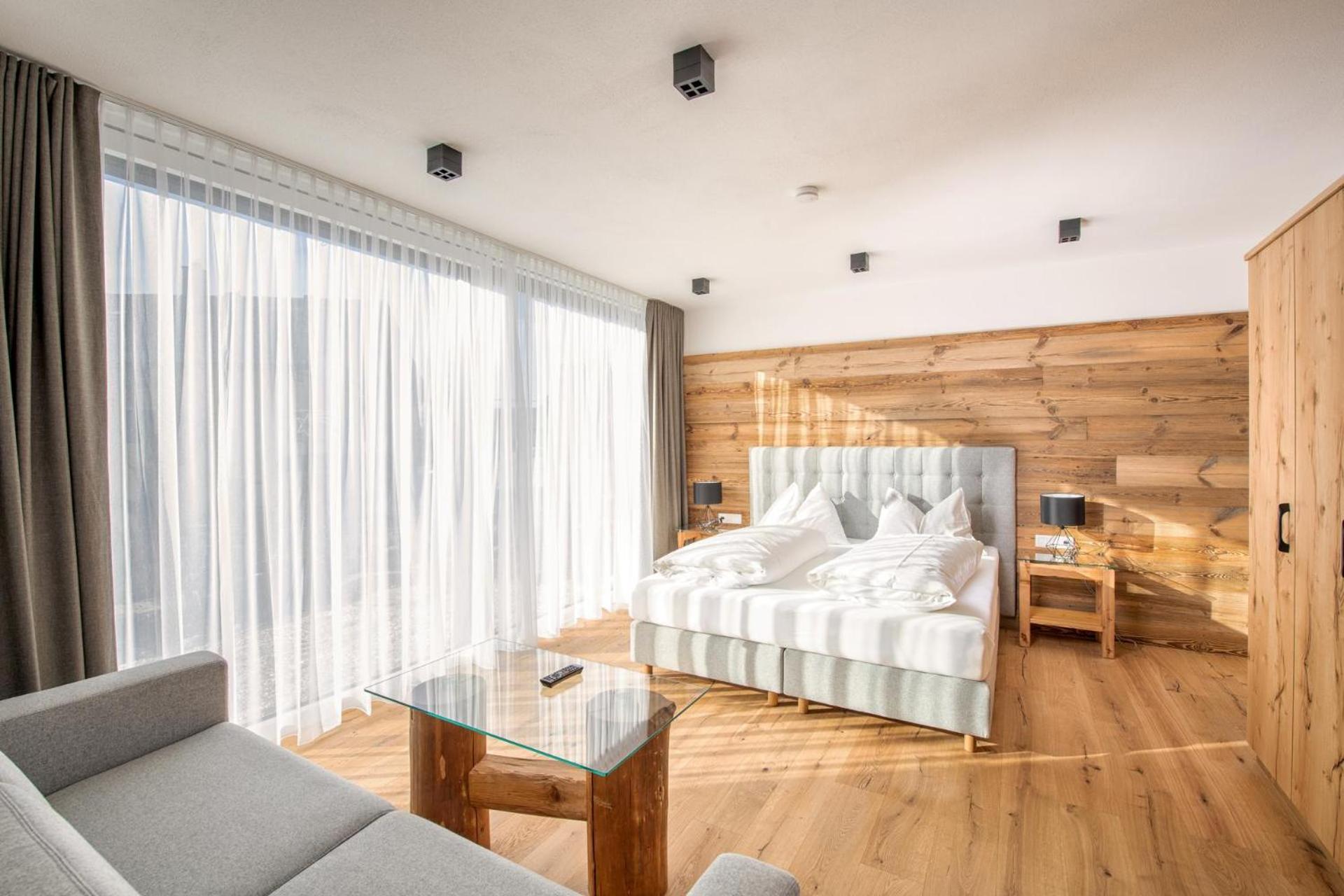 Junior Suite with Garden View photo 1