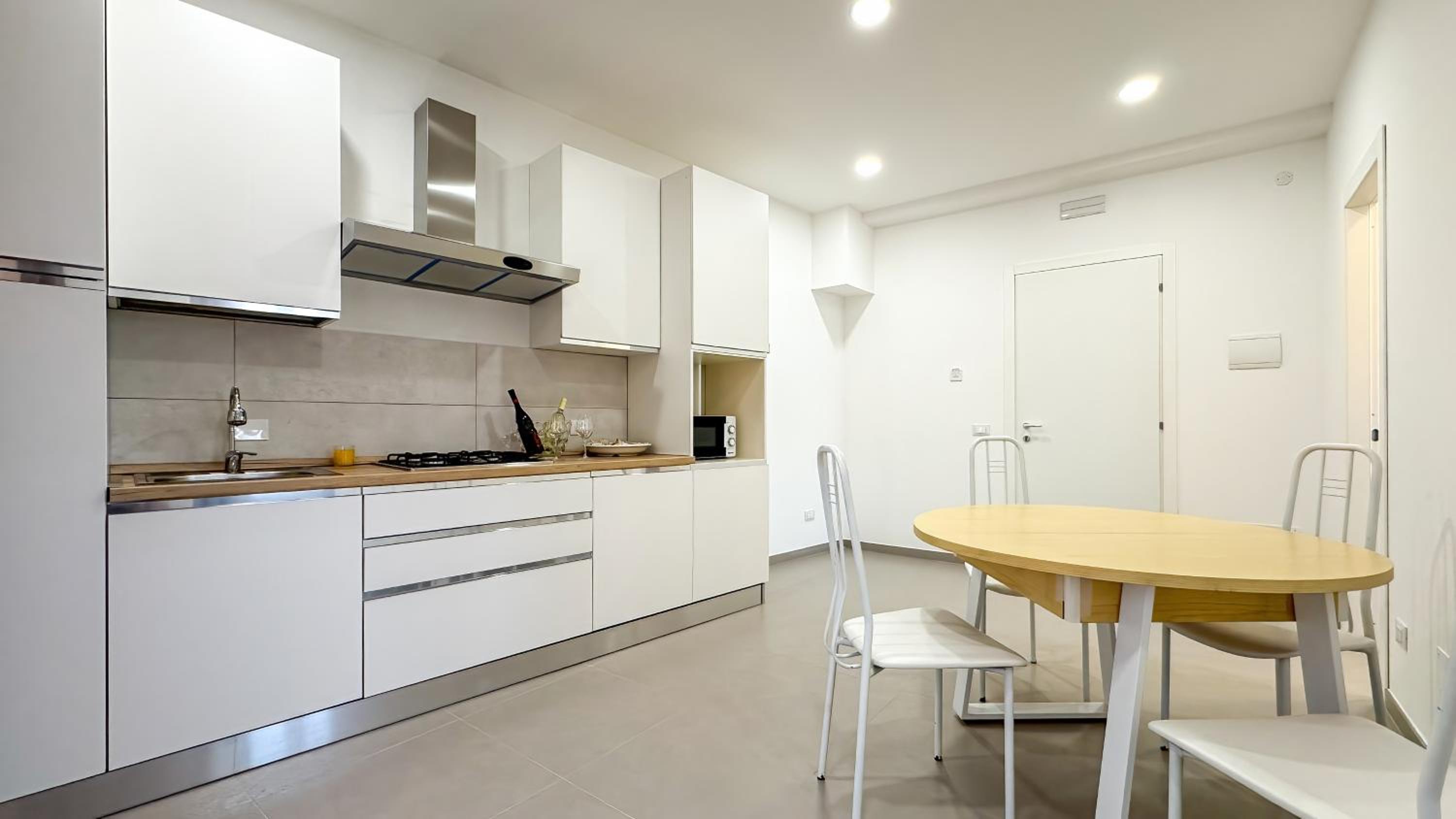 One-Bedroom Apartment with Balcony photo 2
