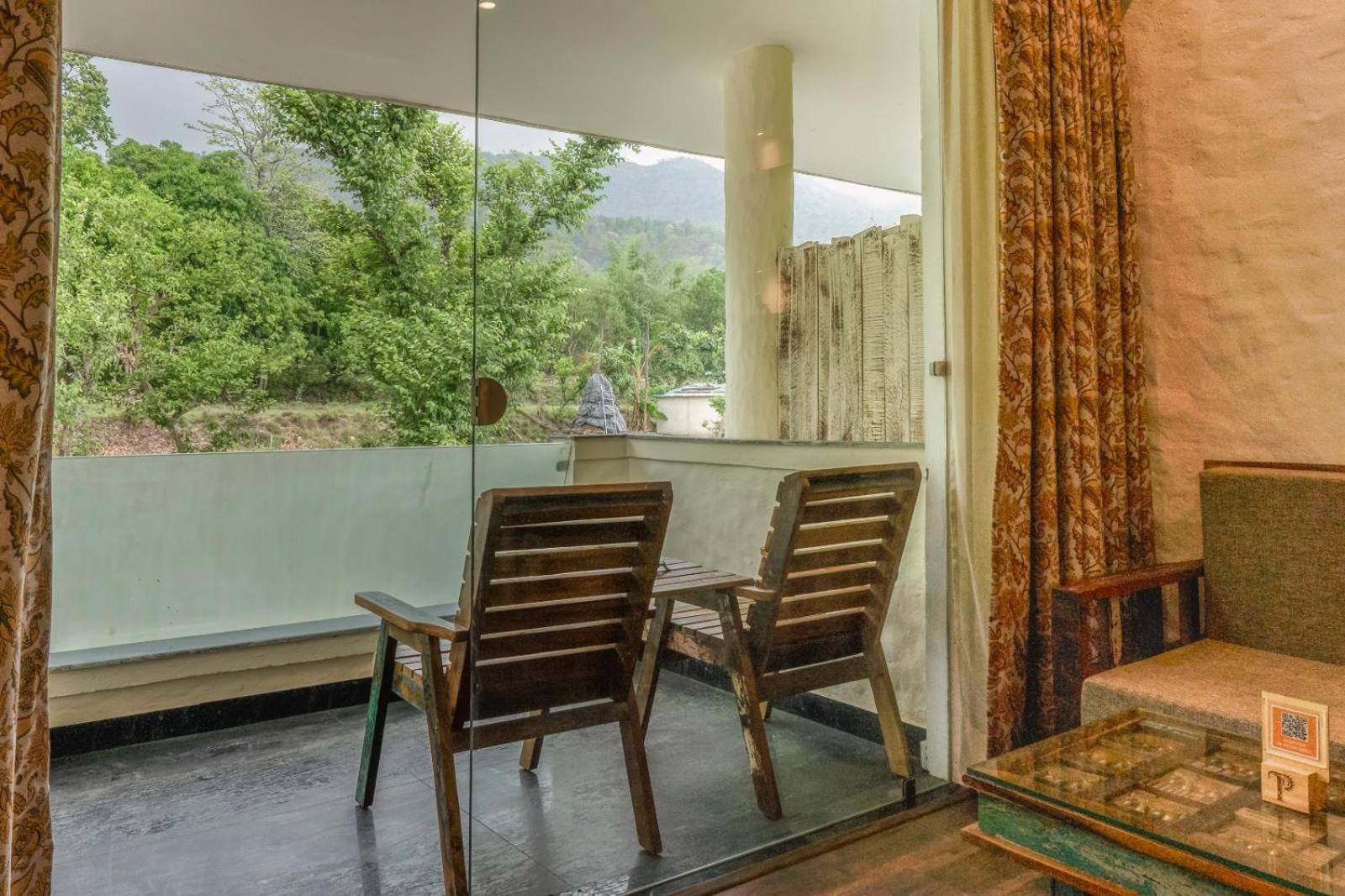 Superior hill view room with balcony free meal upgrade till 30th Sept,25 - Photo 5