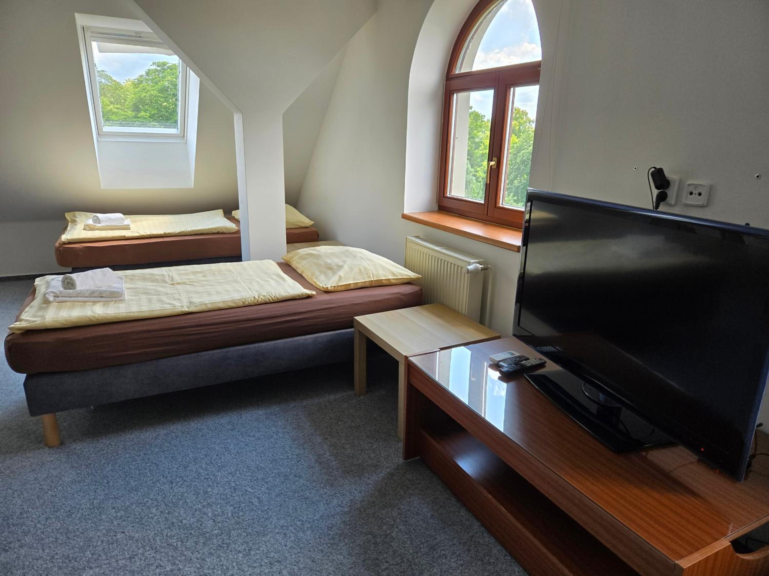 One-Bedroom Apartment with Garden View photo 2
