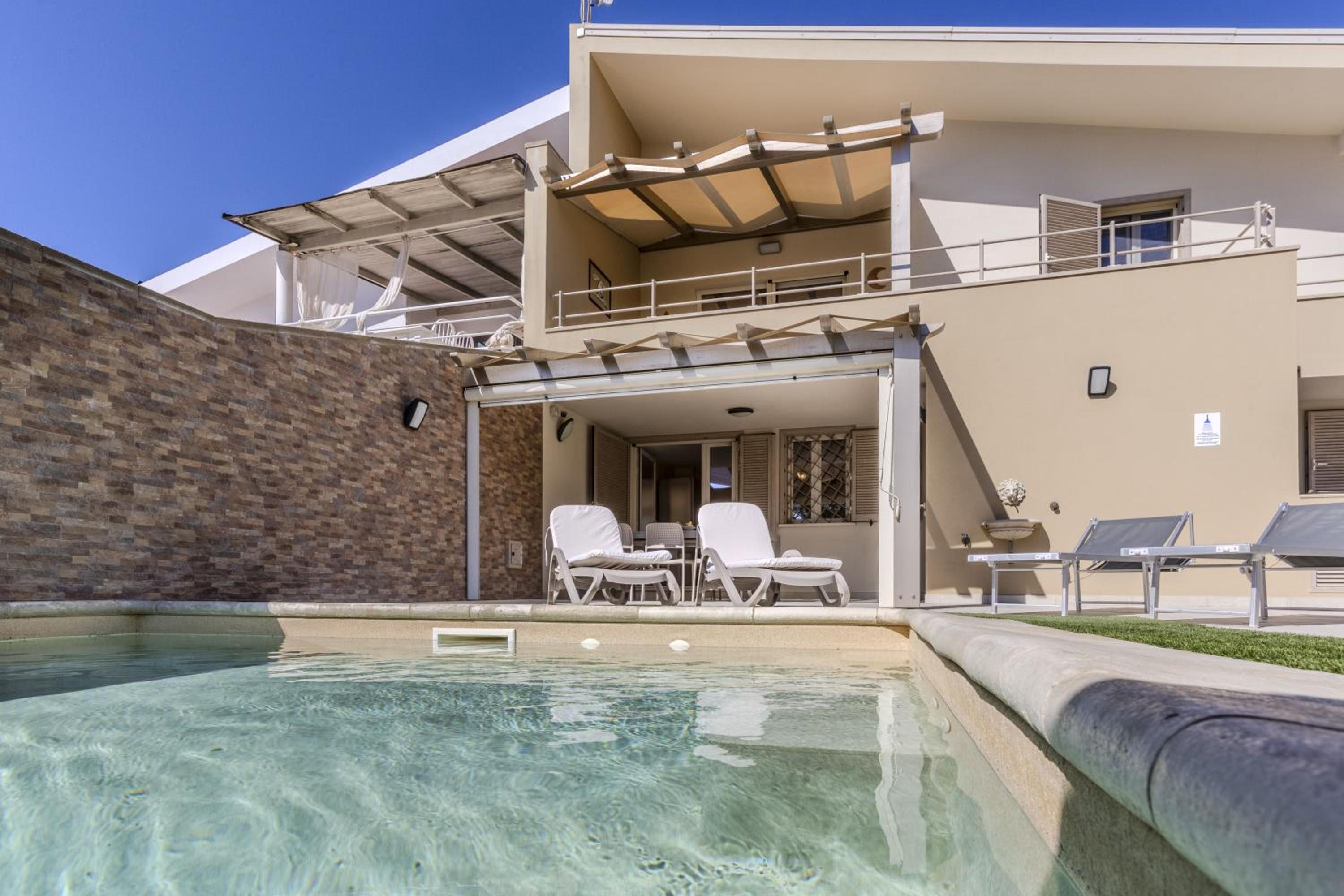 Villa photo 2