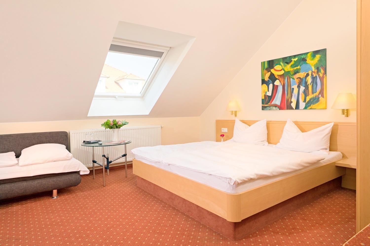 Double Room - Photo 7