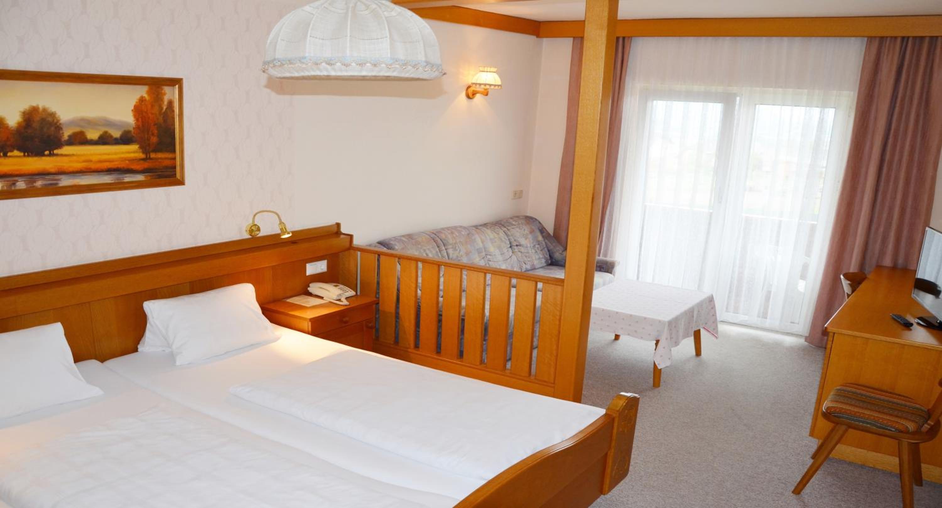 Double Room with Balcony - Photo 1