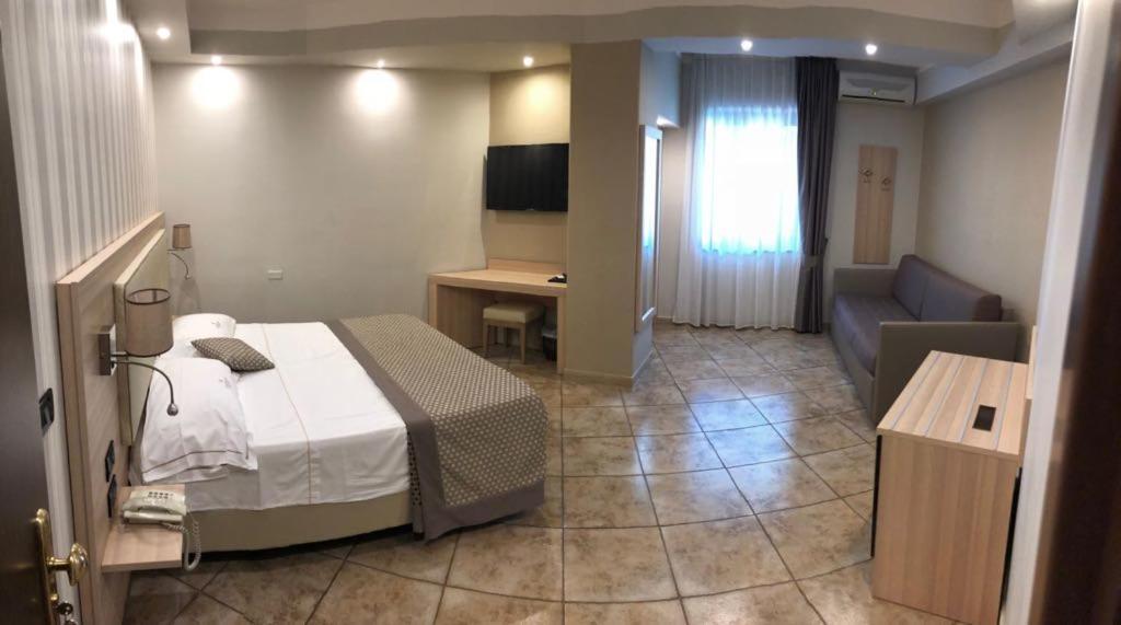 Deluxe Twin Room photo 2