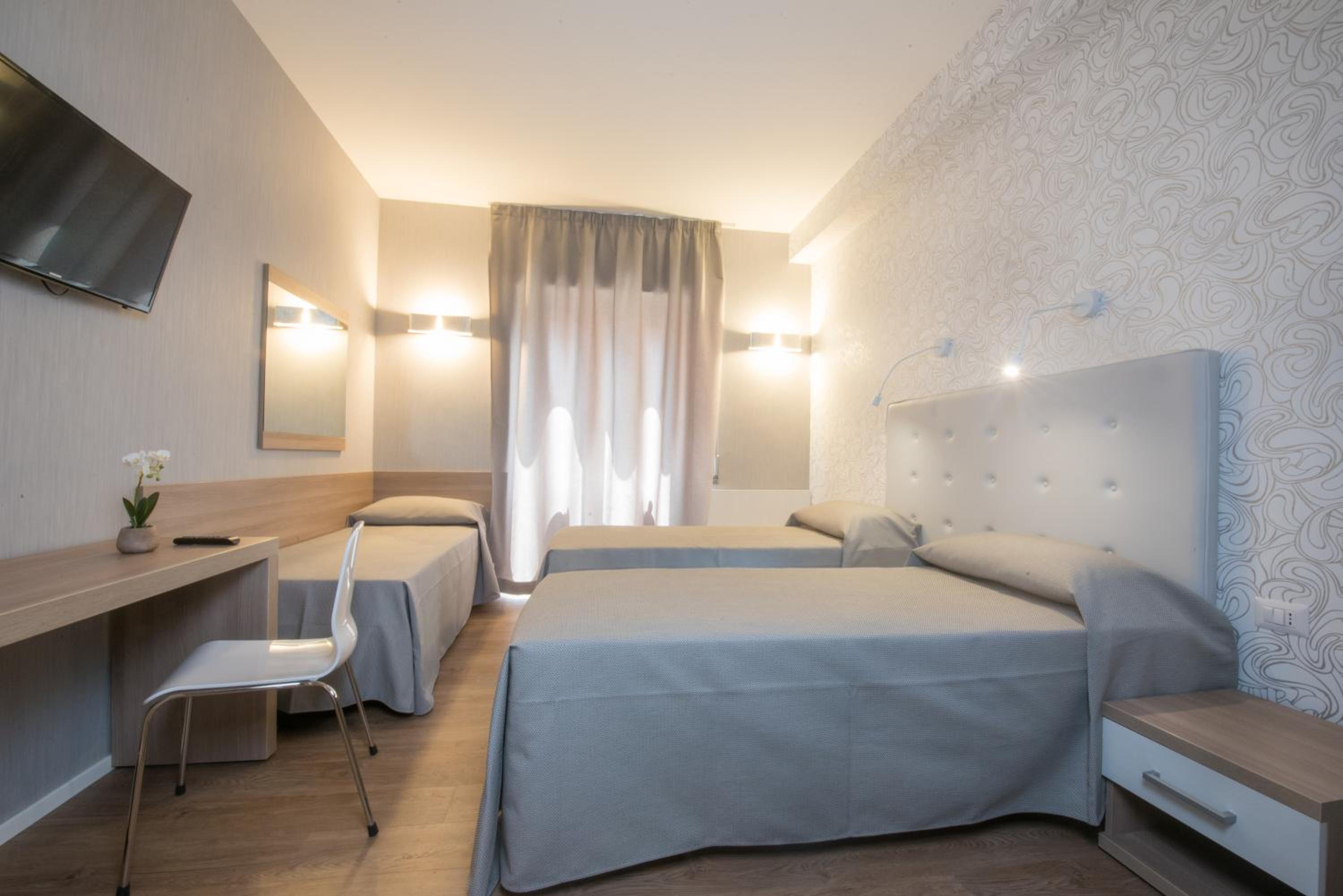 Triple Room with Private Bathroom photo 1