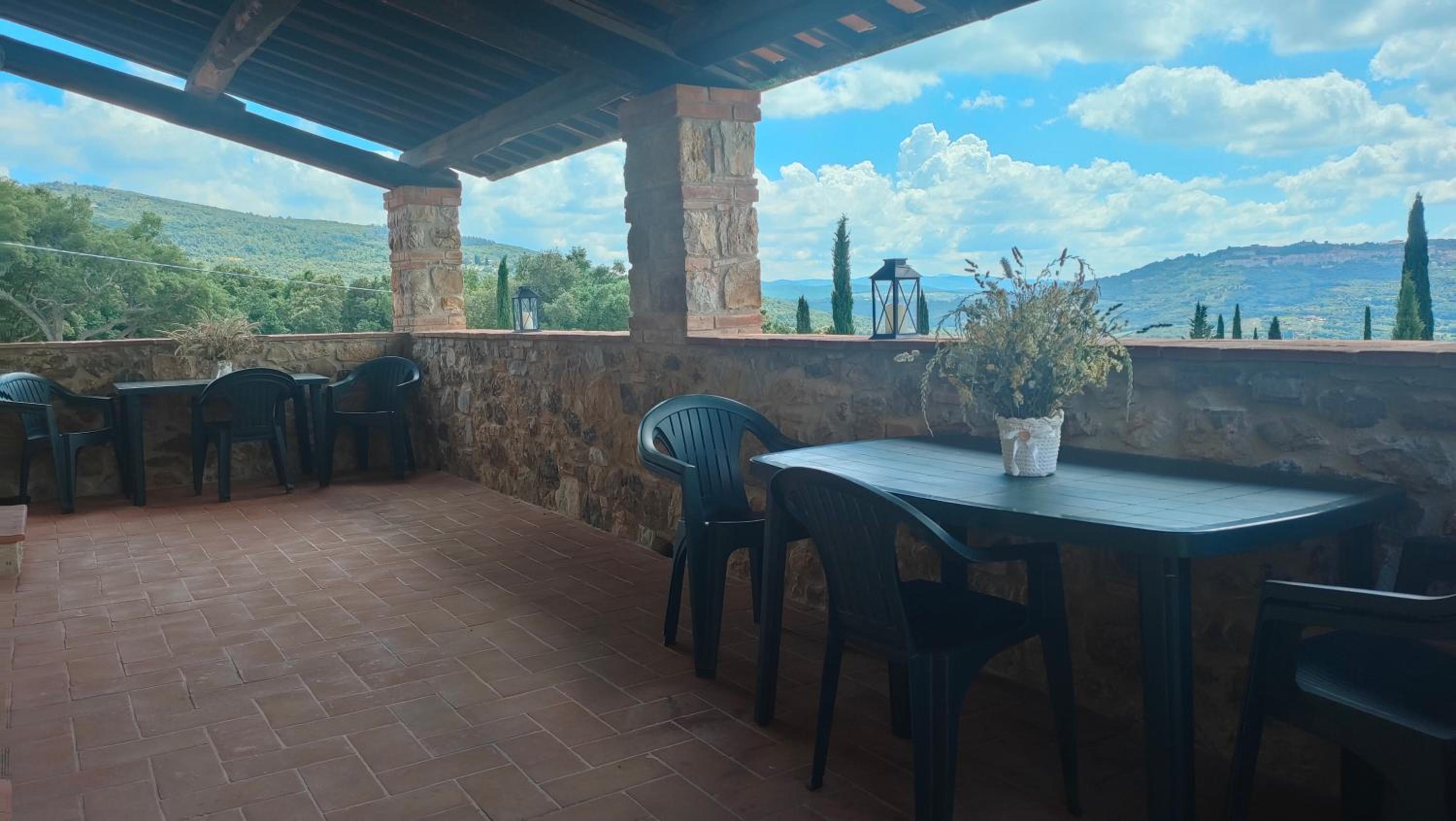 Two-Bedroom Deluxe Apartment with Balcony photo 2