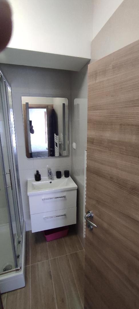Large Double Room photo 1