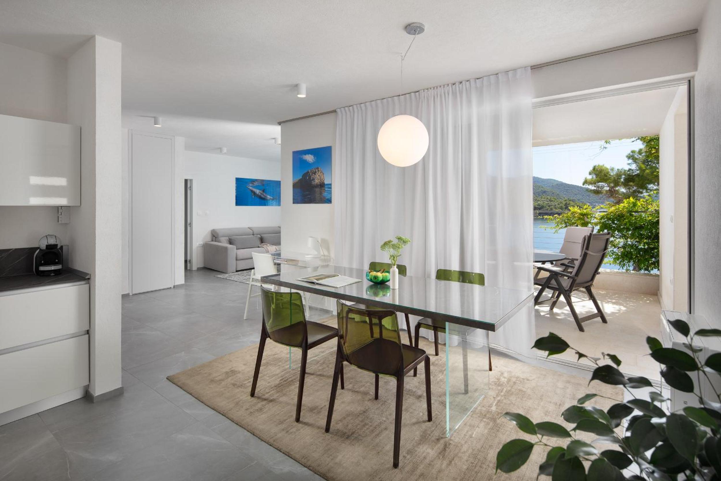 Two-Bedroom Apartment with Sea View photo 3