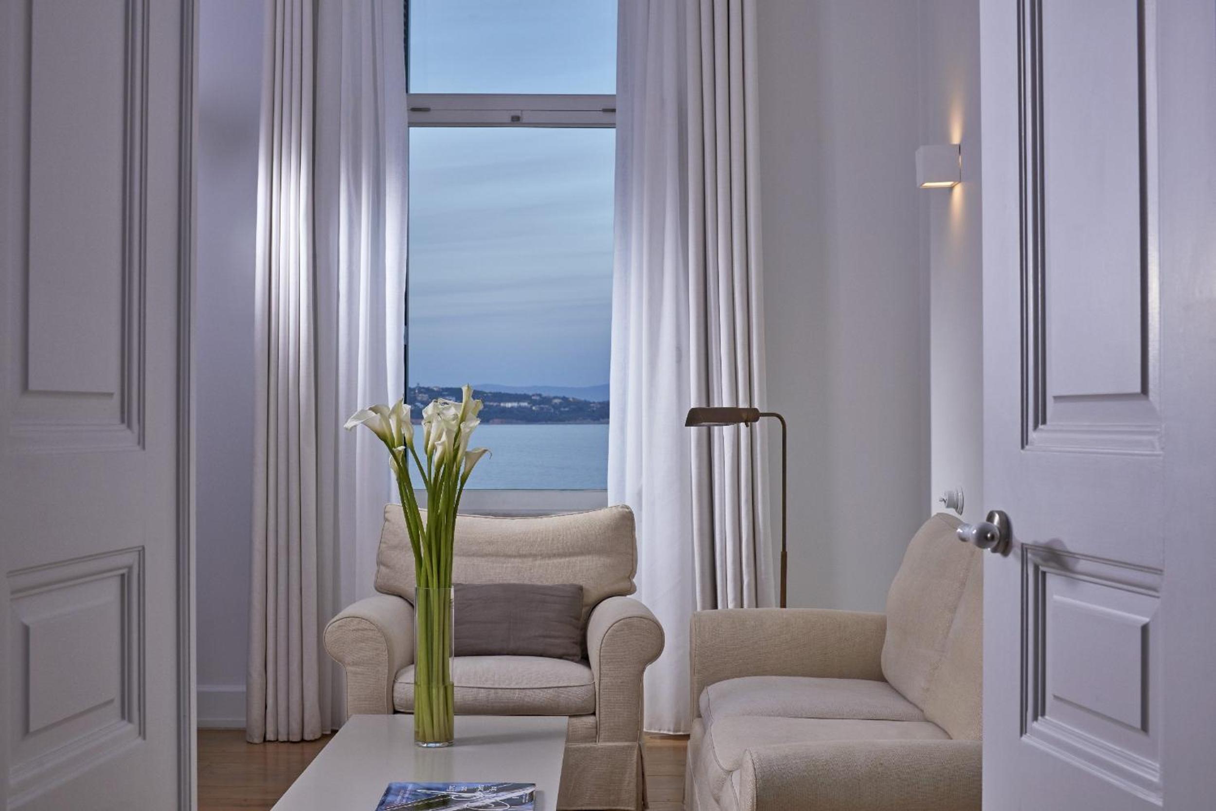 Superior Suite - Photo 7